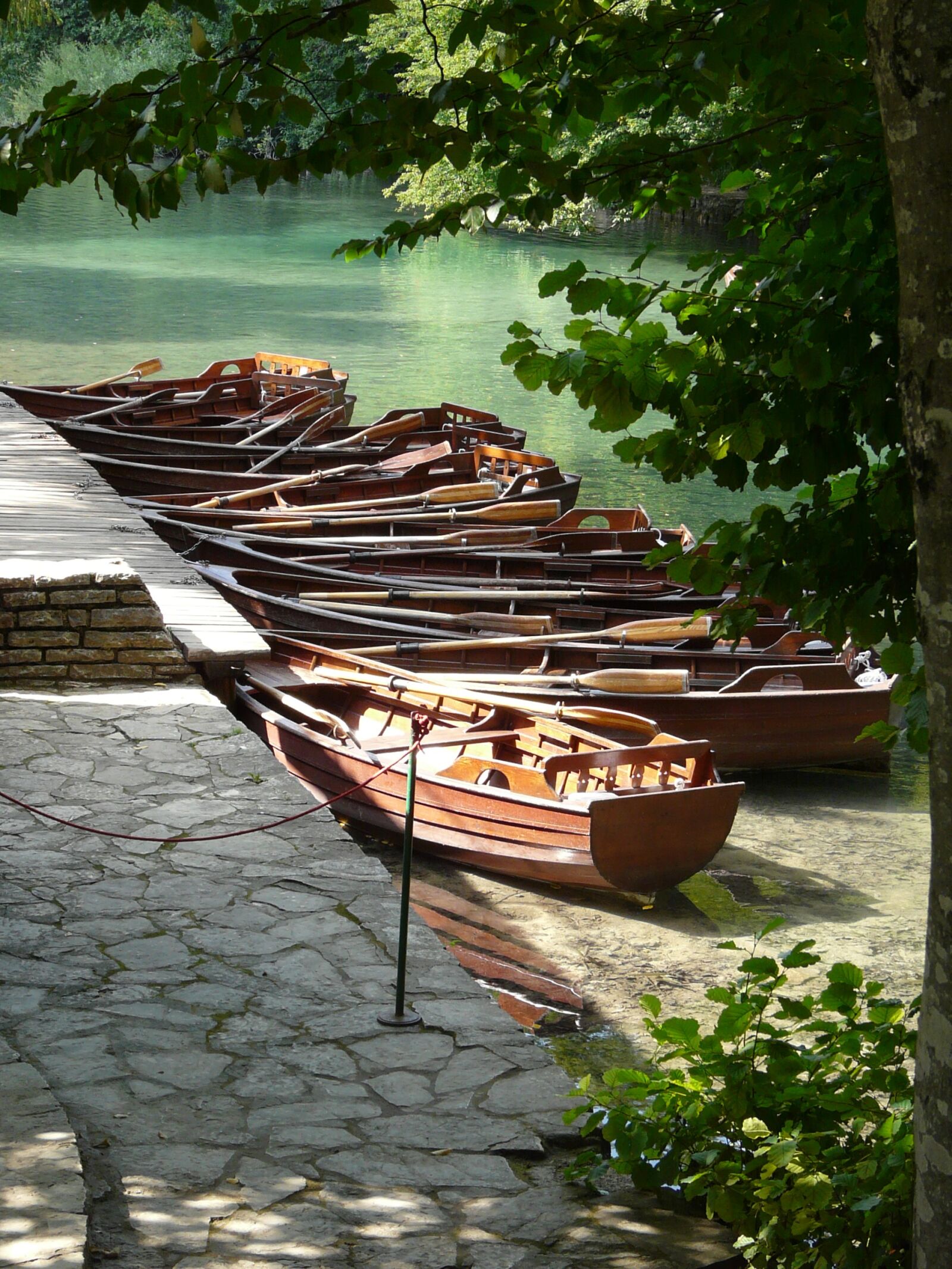 Panasonic DMC-FZ18 sample photo. Plitvice lakes, boats, landscape photography