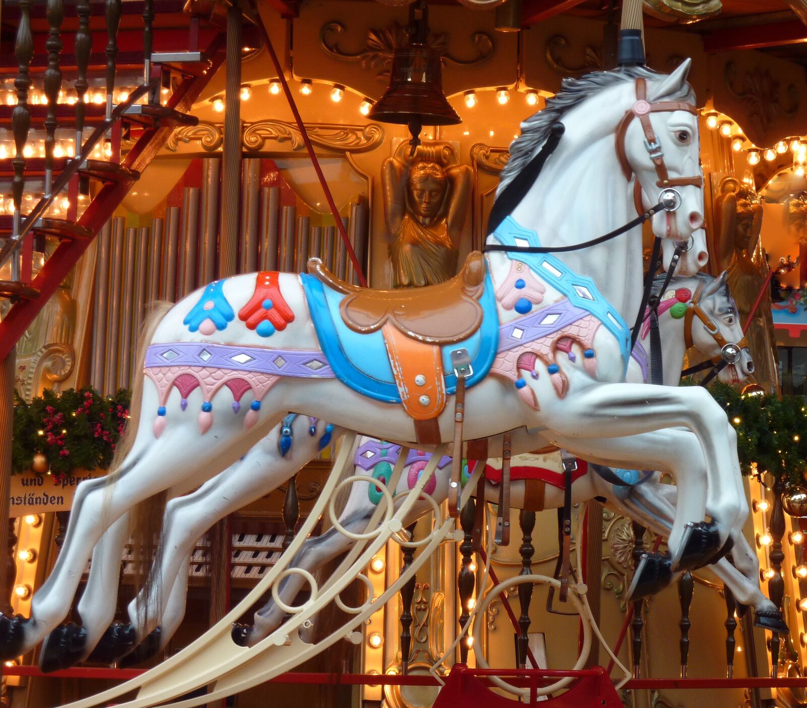 Panasonic DMC-TZ7 sample photo. Carousel, amuse, decoration photography