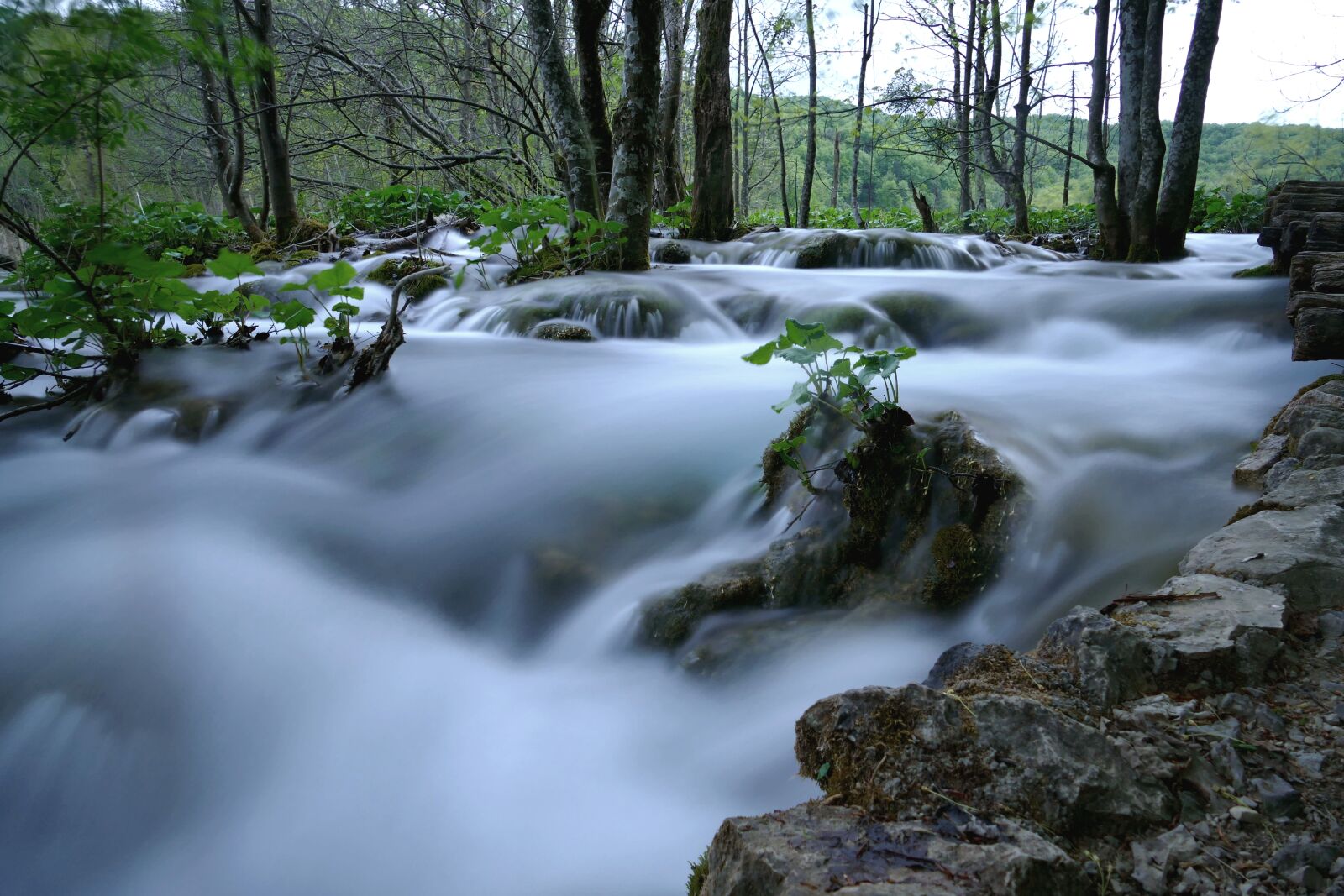 Panasonic Lumix DMC-FZ1000 sample photo. Cascade, lake, water photography