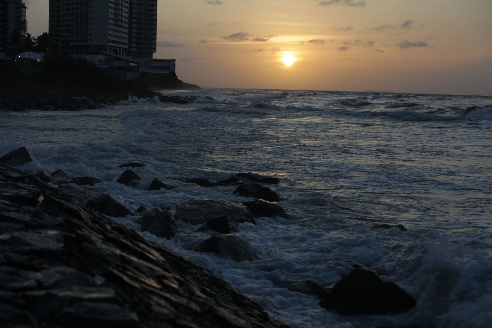 Canon EOS 5D Mark II sample photo. Sunset, sea, waves photography