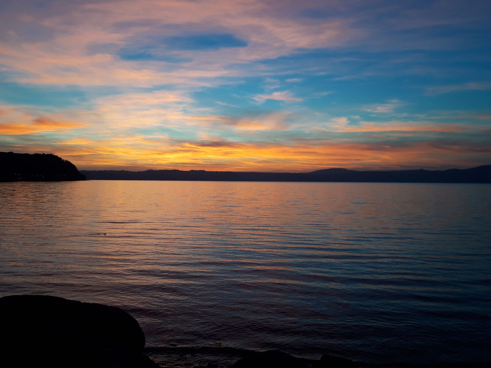 Samsung Galaxy A6 sample photo. Lake, bracciano, sunset photography