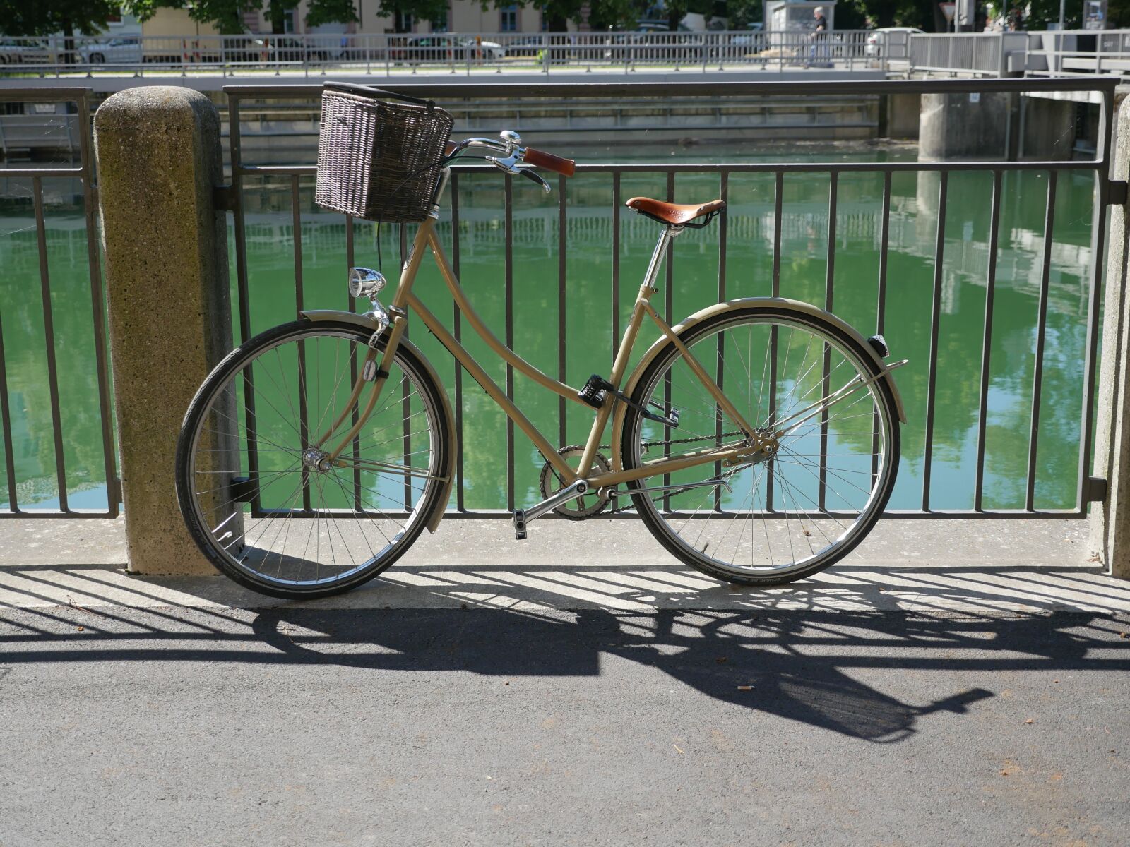 Panasonic Lumix DMC-GH4 sample photo. Wheel, bike, munich photography