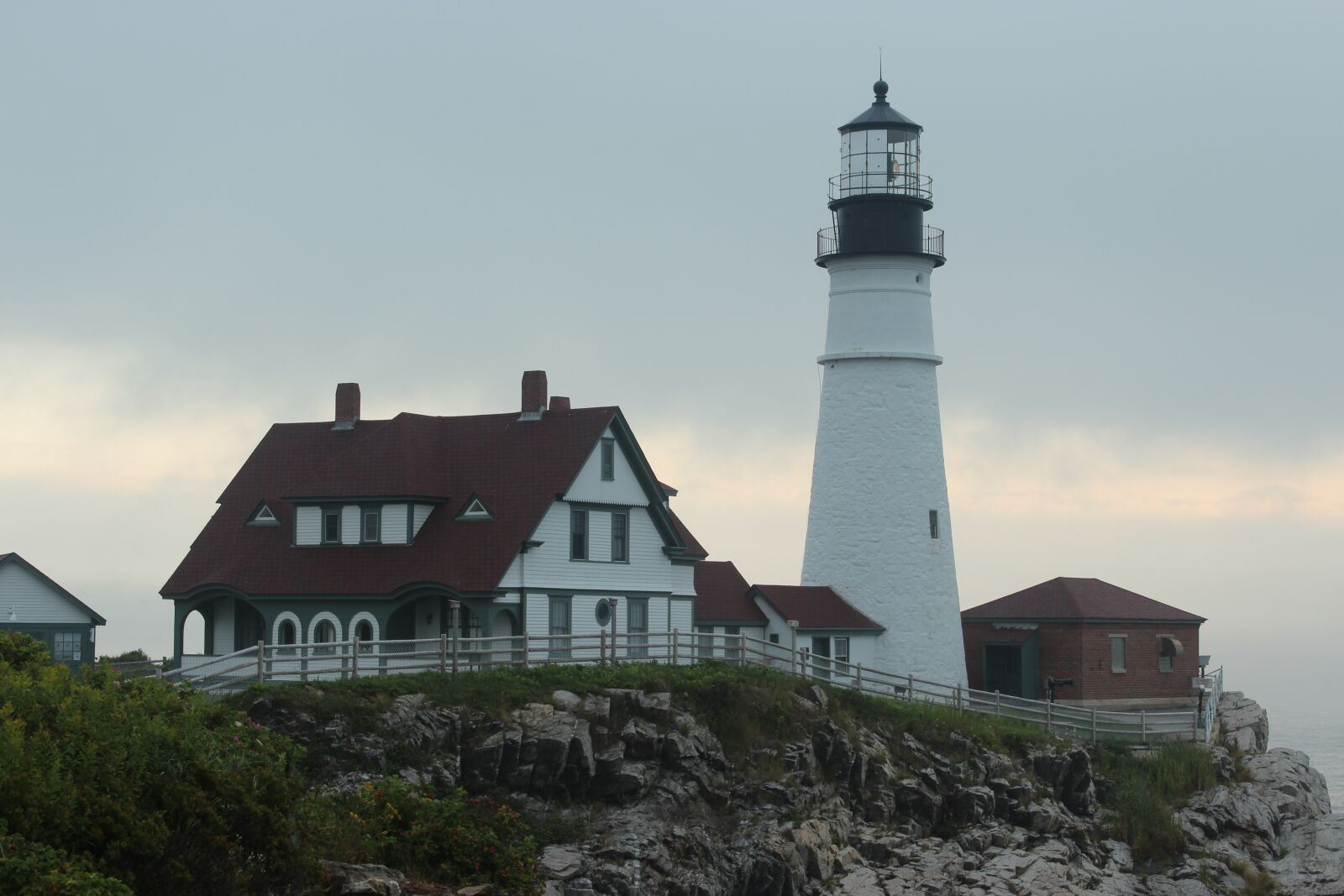 Canon EOS 600D (Rebel EOS T3i / EOS Kiss X5) sample photo. Lighthouse, architecture, house photography