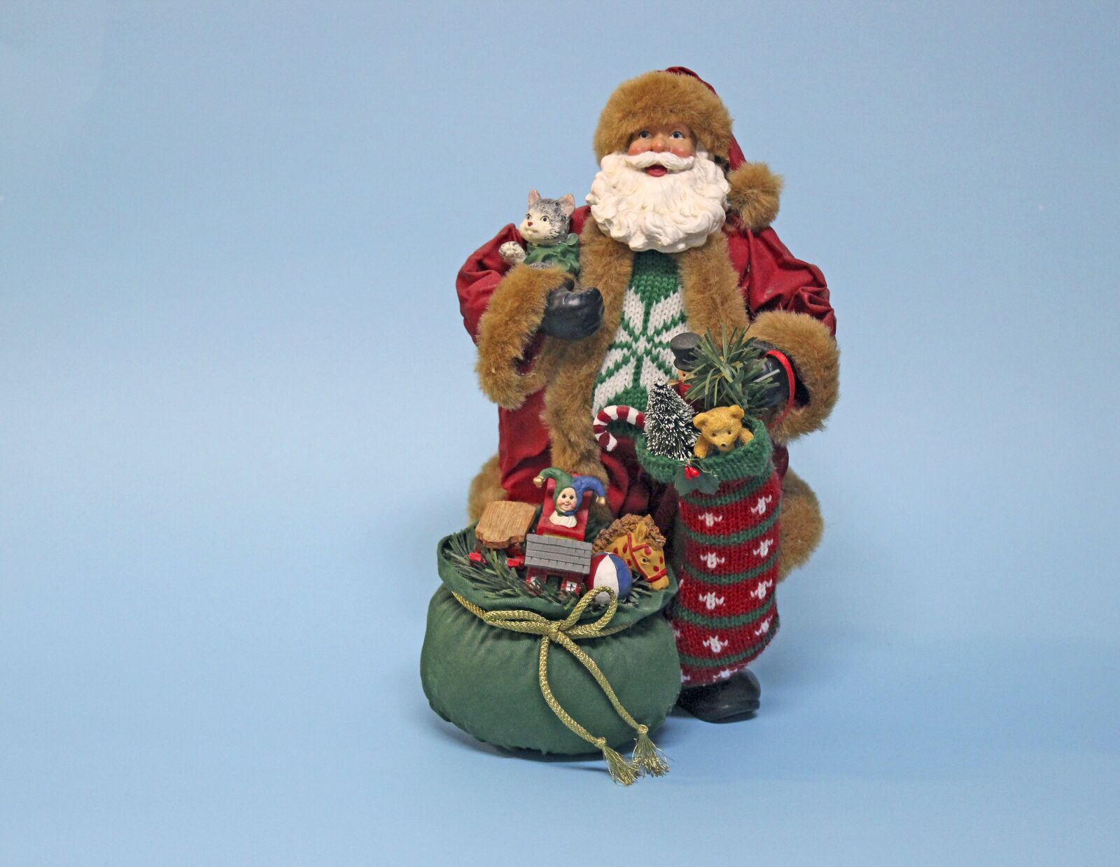 Canon EOS 550D (EOS Rebel T2i / EOS Kiss X4) sample photo. Santa, christmas, winter photography