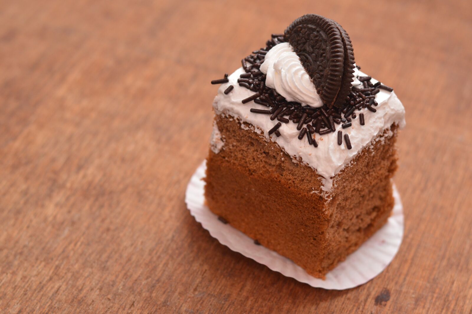 Nikon D3200 sample photo. Cream, cake, food photography