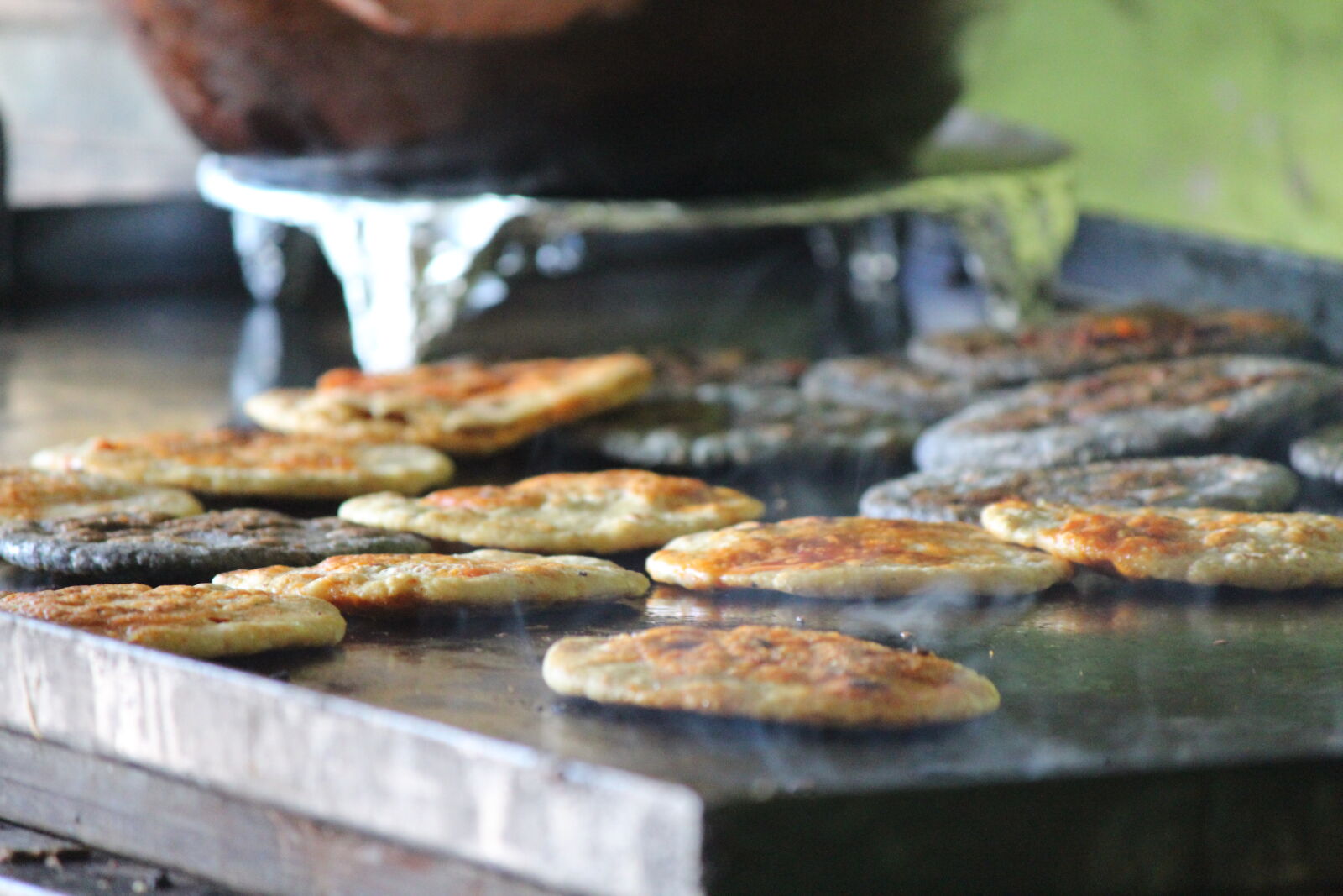 Canon EF-S 55-250mm F4-5.6 IS sample photo. Comal, mexican, food, mexico photography