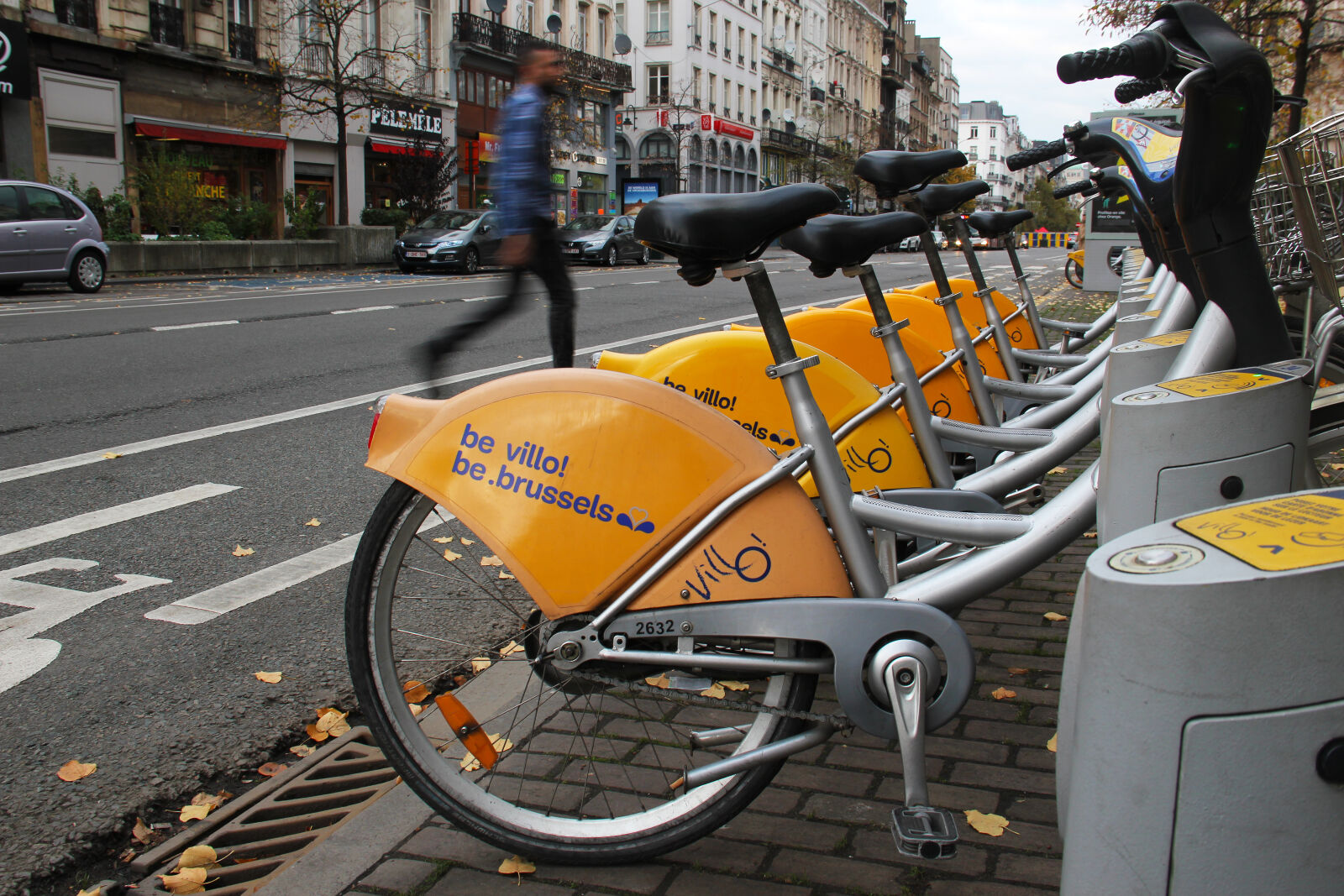 Canon EOS 550D (EOS Rebel T2i / EOS Kiss X4) sample photo. Bicycle, brussels, bruxelles, villo photography