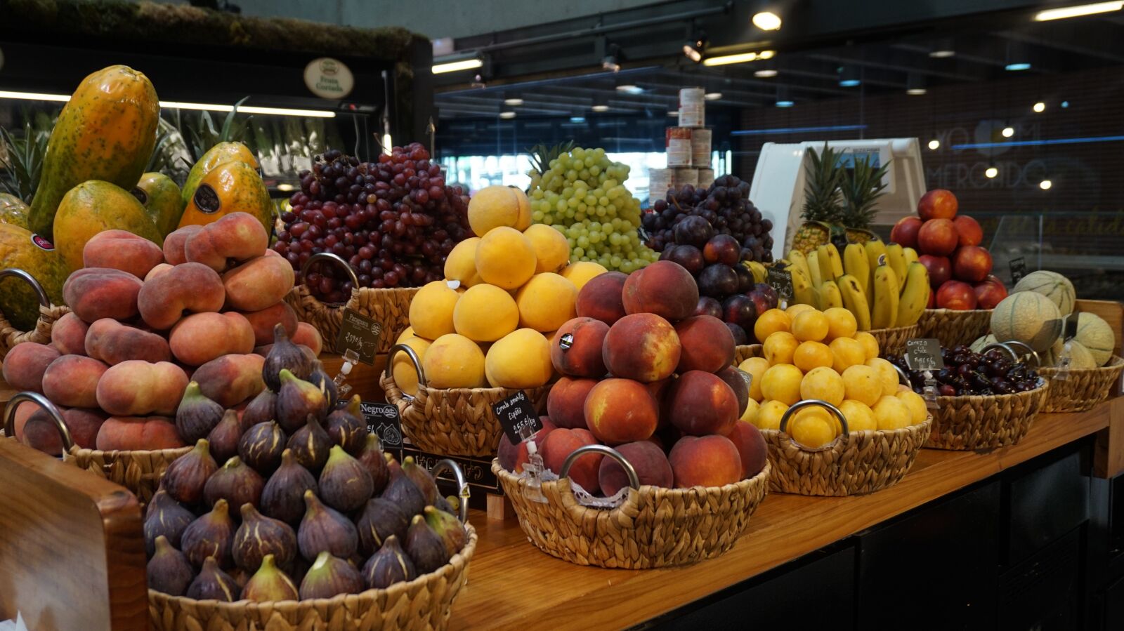 Sony Alpha a5000 (ILCE 5000) + Sony E 16-50mm F3.5-5.6 PZ OSS sample photo. Frutas, colores, sabor photography