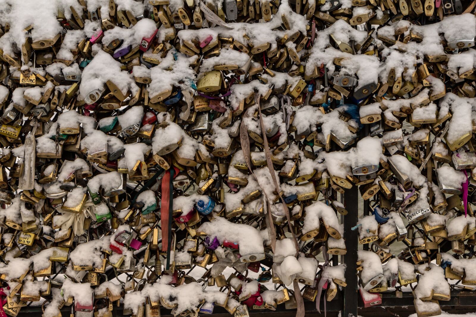 Canon EOS 60D sample photo. Snow, padlock, paris photography