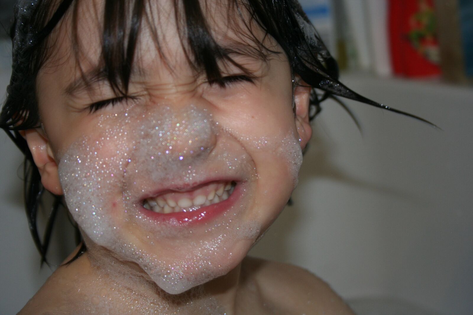 Canon EOS 350D (EOS Digital Rebel XT / EOS Kiss Digital N) sample photo. Child, bath, soap photography