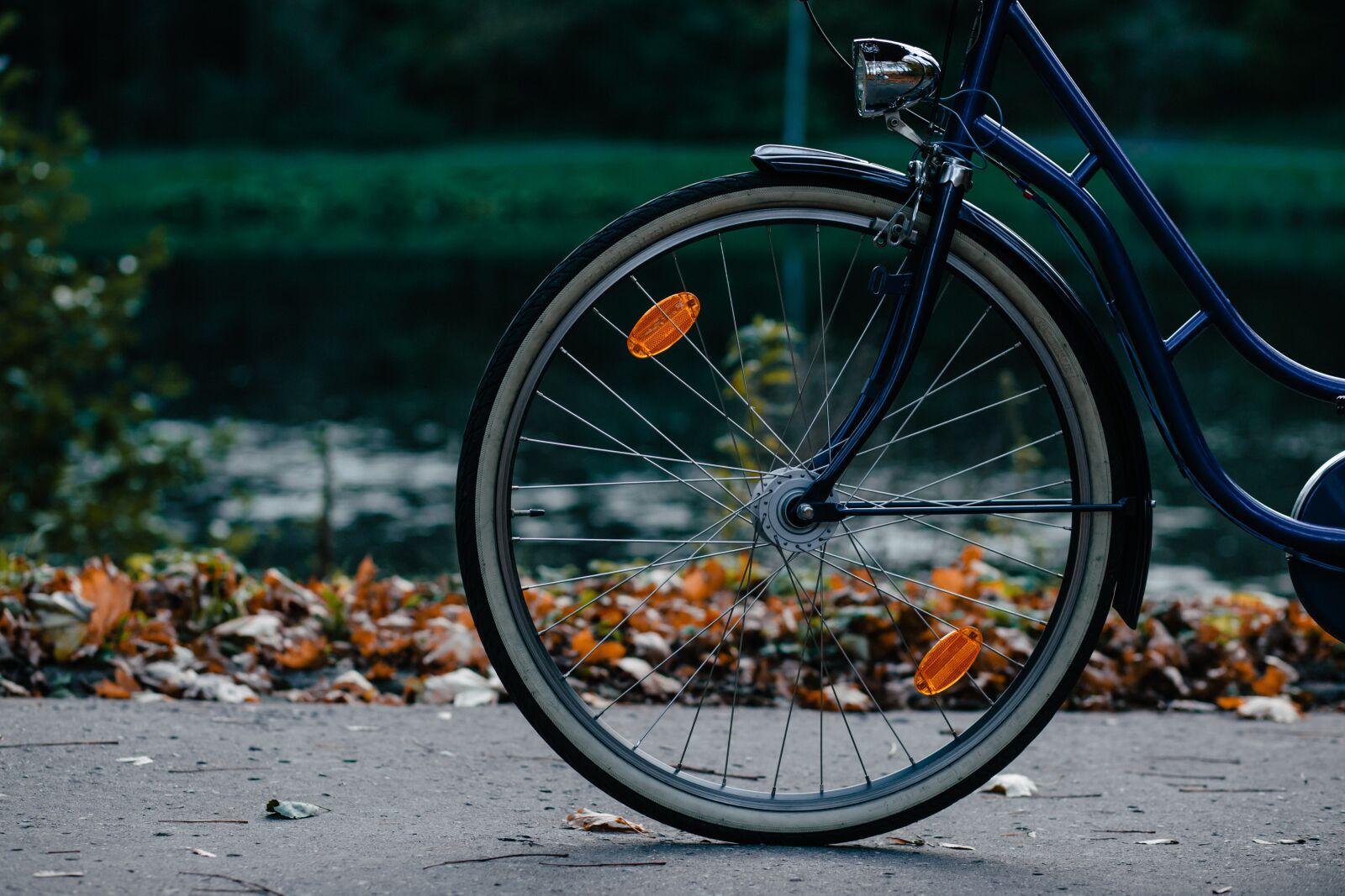 Canon EF 85mm F1.8 USM sample photo. Bicycle, bike, biker photography