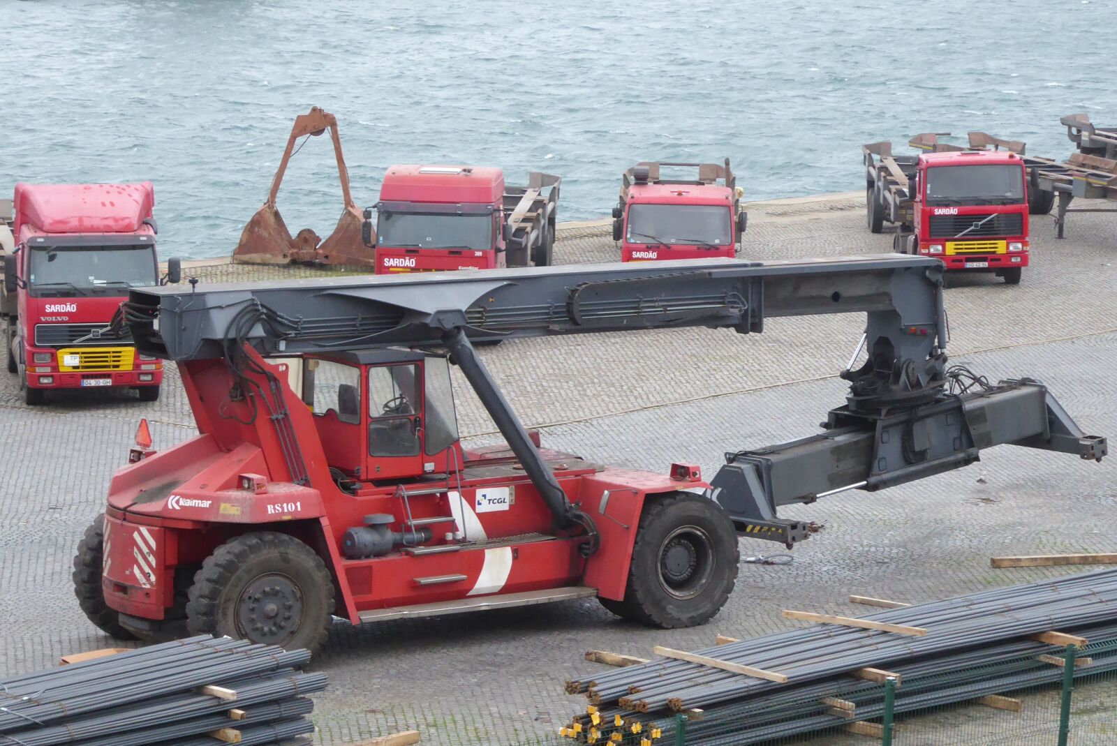 Panasonic Lumix DMC-ZS50 (Lumix DMC-TZ70) sample photo. Logistics, reach stacker, port photography