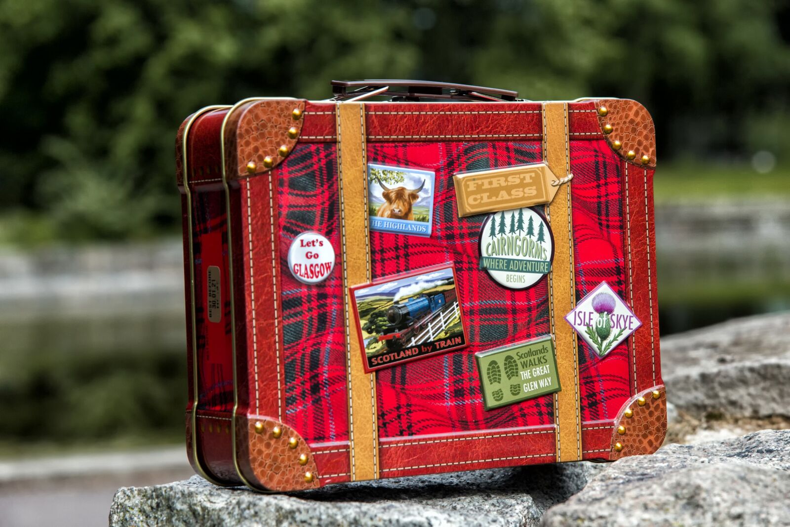 Canon EOS 70D sample photo. Suitcase, cookies, travel photography