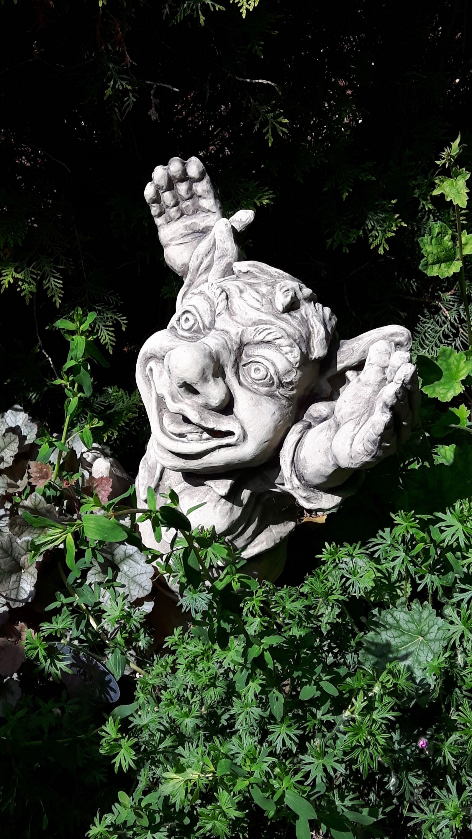 Samsung Galaxy S5 Neo sample photo. Garden gnome, dwarf, gnome photography