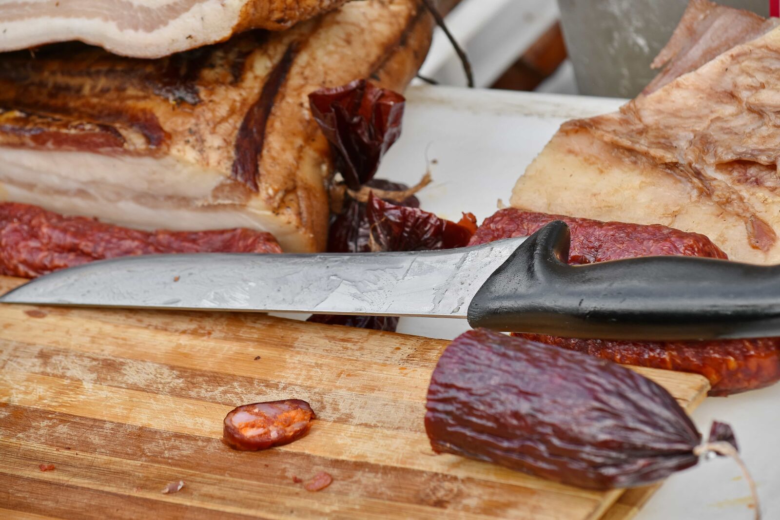 Nikon D5500 sample photo. Beacon, ham, handmade, knife photography