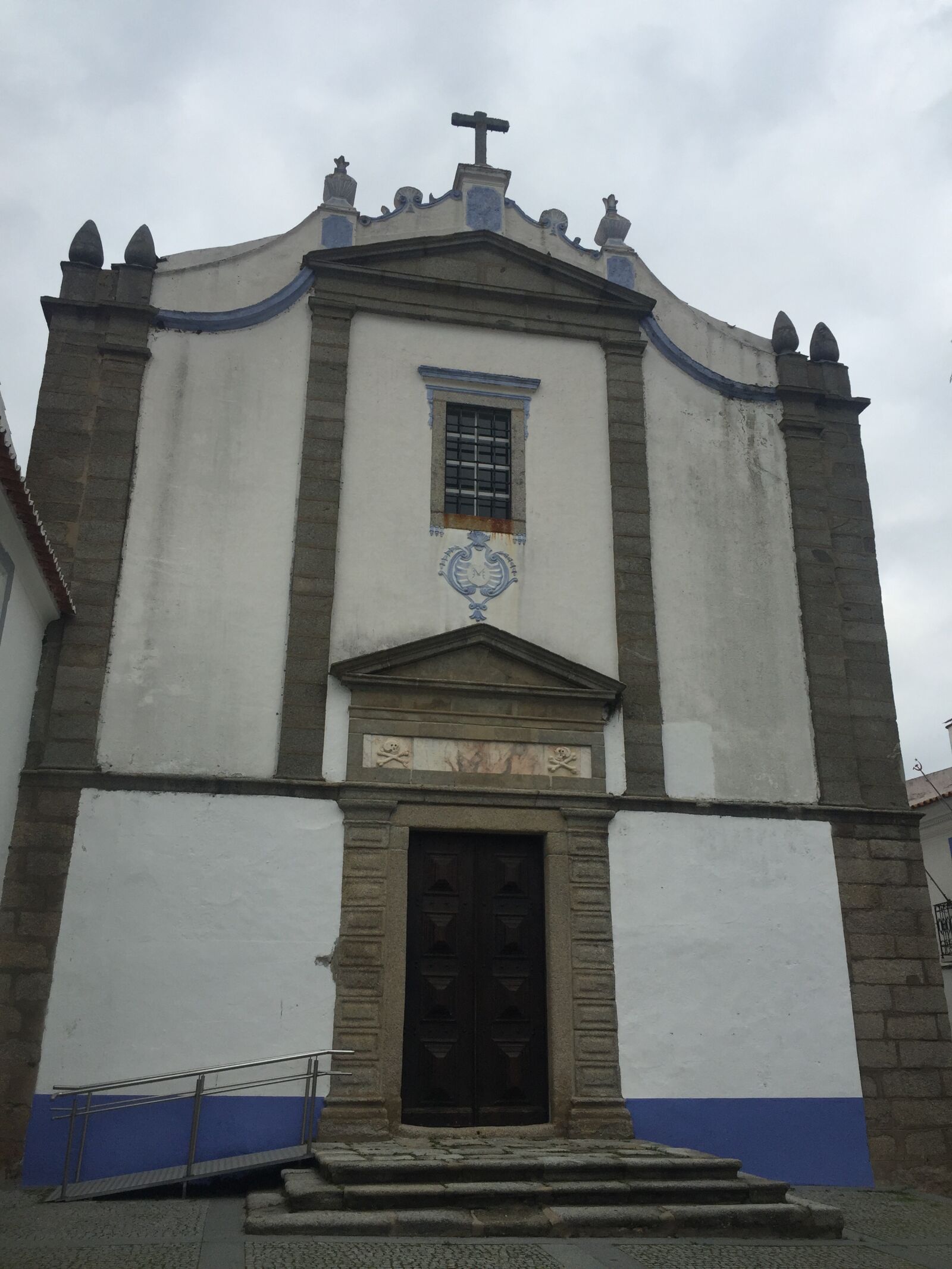 iPhone 6 back camera 4.15mm f/2.2 sample photo. Church, alentejo, arraiolos photography