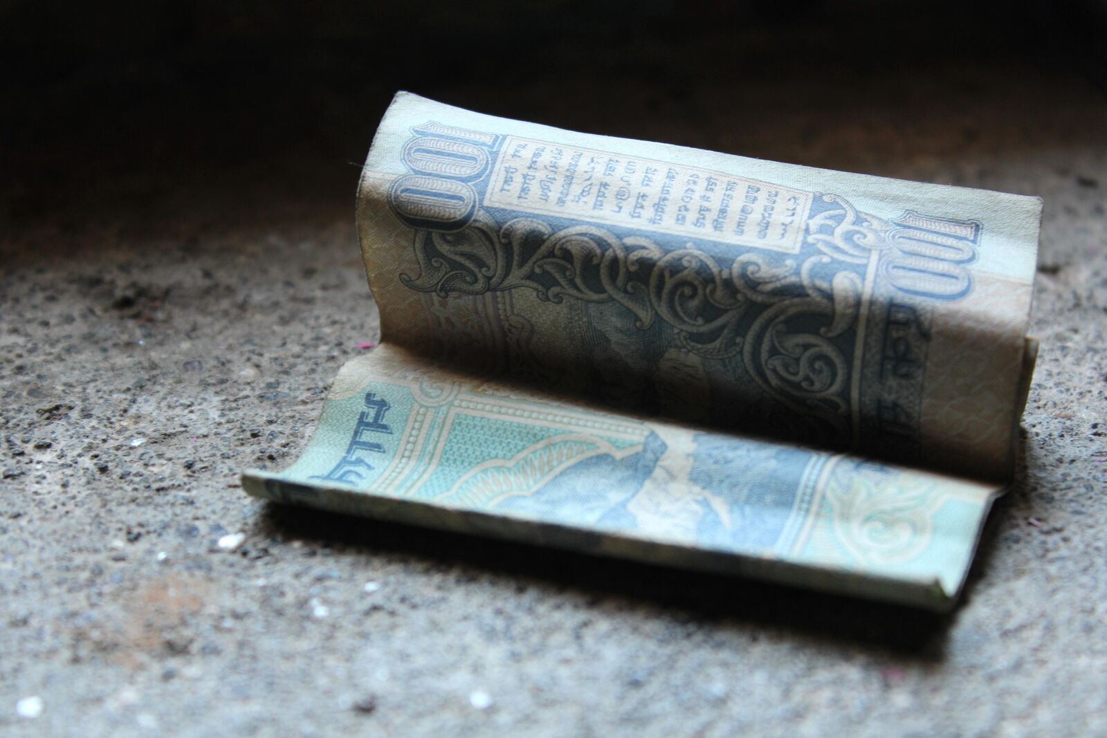 Canon EOS 600D (Rebel EOS T3i / EOS Kiss X5) sample photo. India, currency, money, cash photography