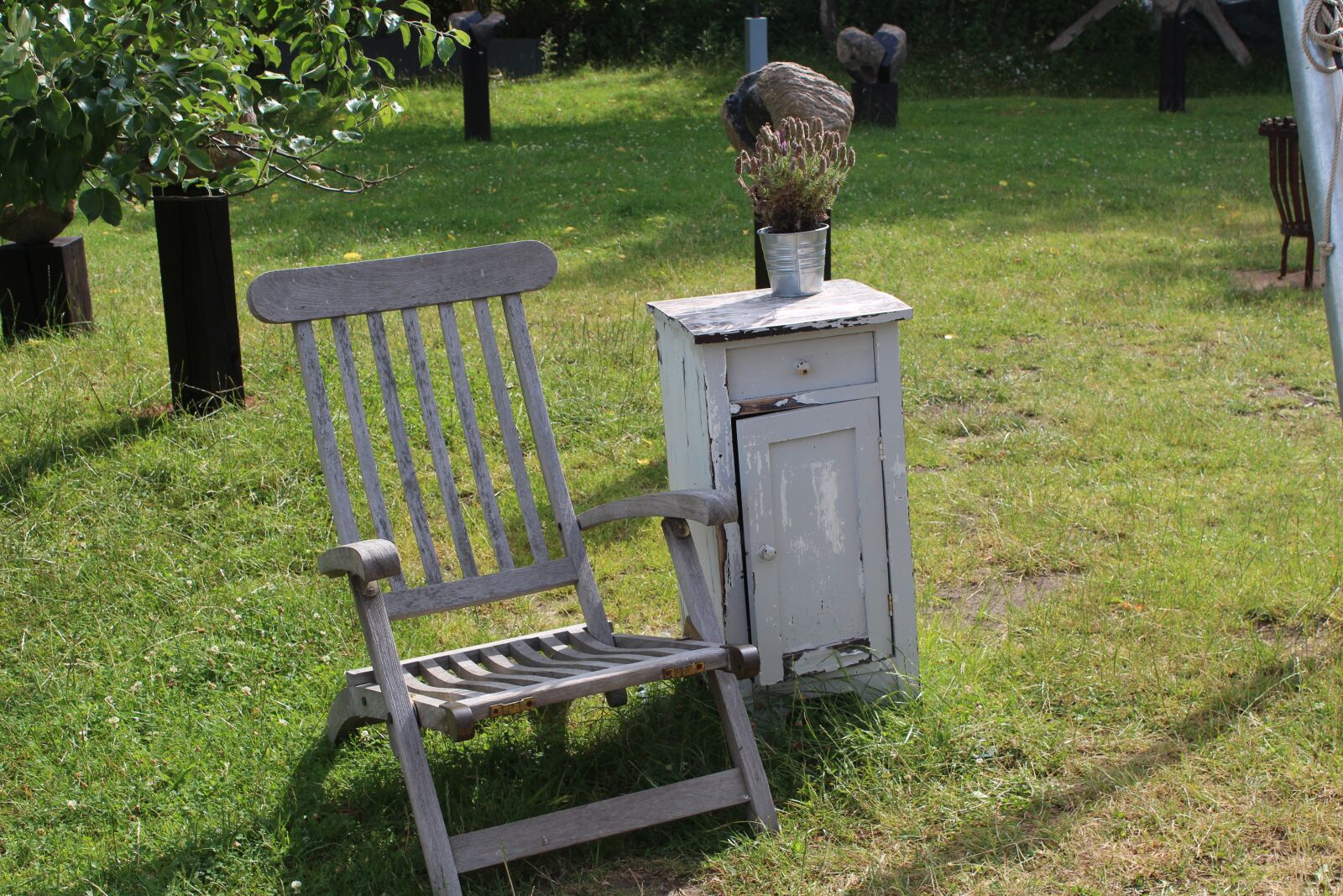 Canon EOS 650D (EOS Rebel T4i / EOS Kiss X6i) sample photo. Garden, nostalgia, chair photography