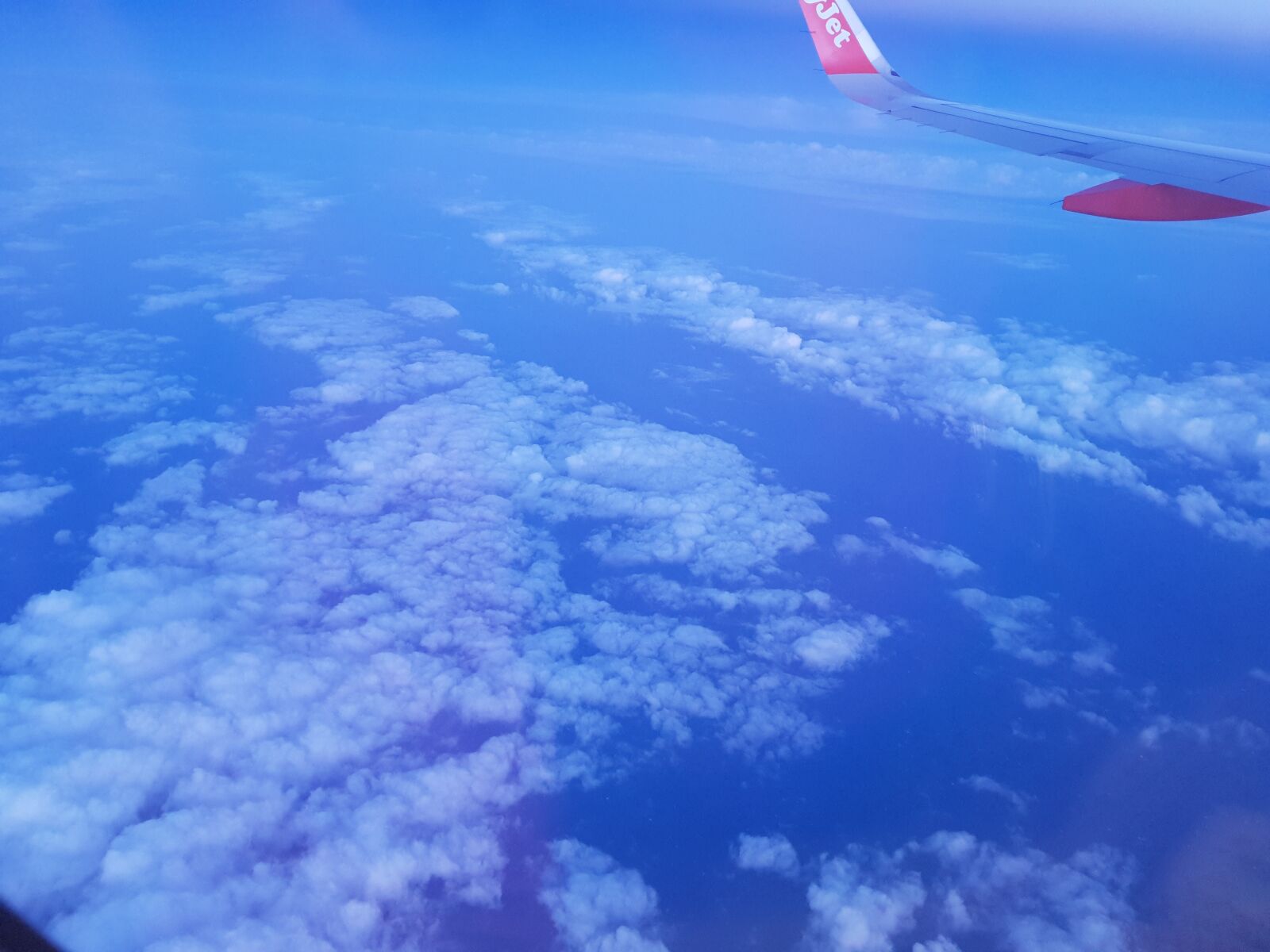 Samsung Galaxy S9 sample photo. Sky, clouds, fly photography