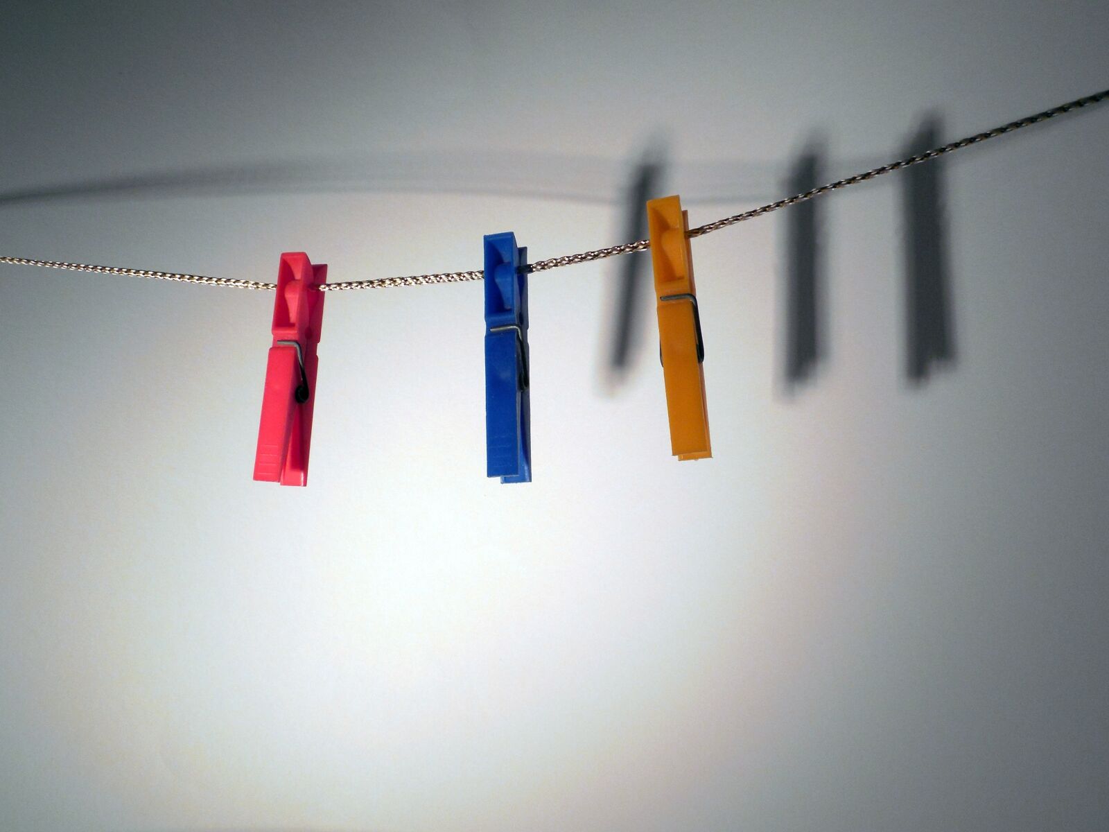 Nikon COOLPIX L620 sample photo. Clamp, clothespins, laundry photography