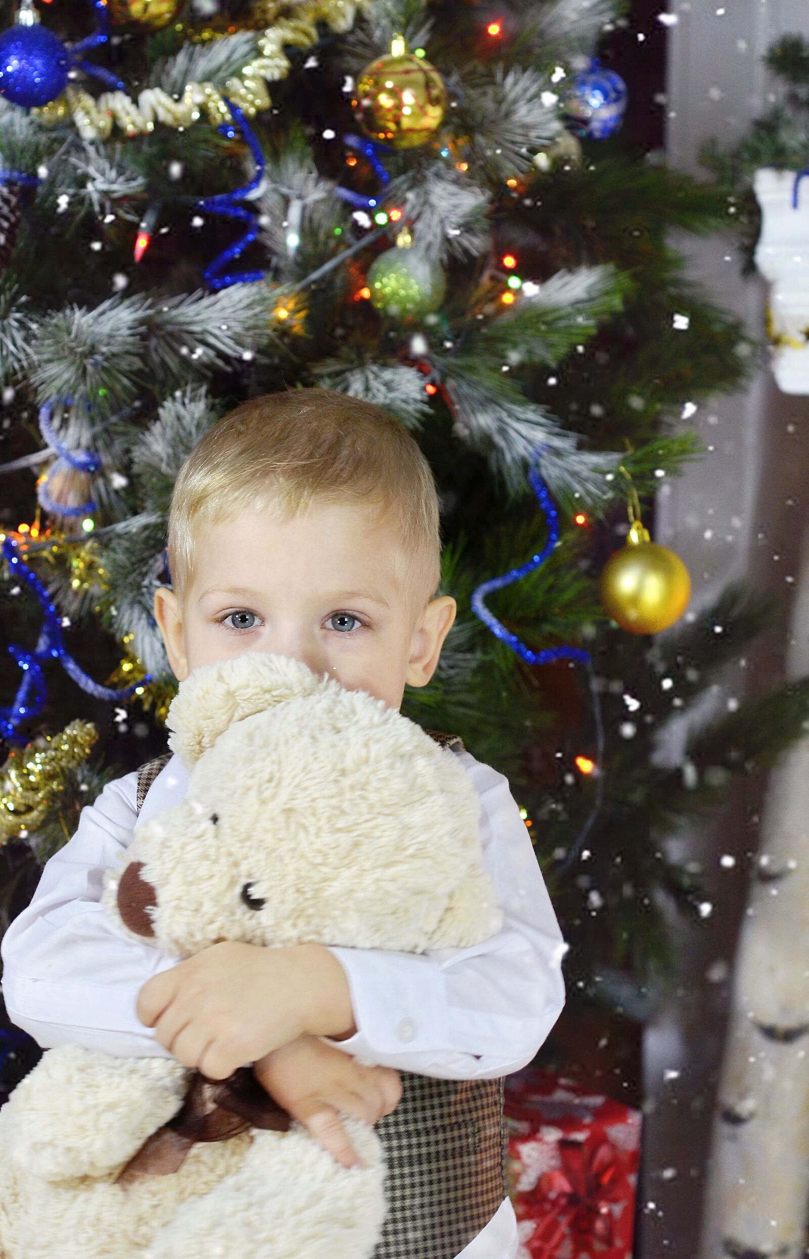 Nikon D7000 sample photo. Baby, gifts, red photography