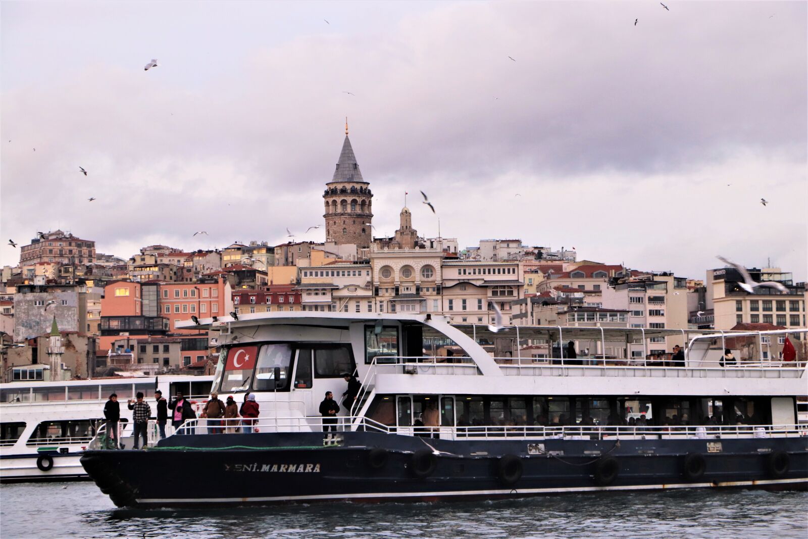 Canon EOS 77D (EOS 9000D / EOS 770D) + Canon EF-S 18-135mm F3.5-5.6 IS STM sample photo. Istanbul, galata, turkey photography