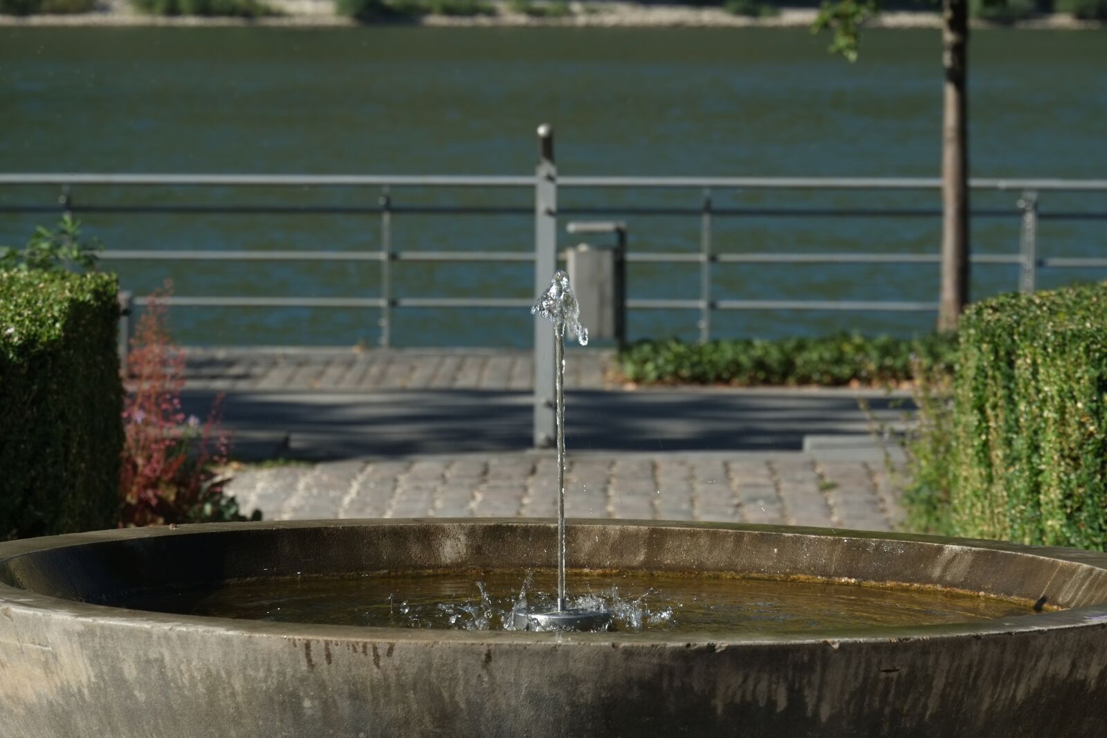 Fujifilm X-E1 sample photo. Fountain, stone fountain, water photography