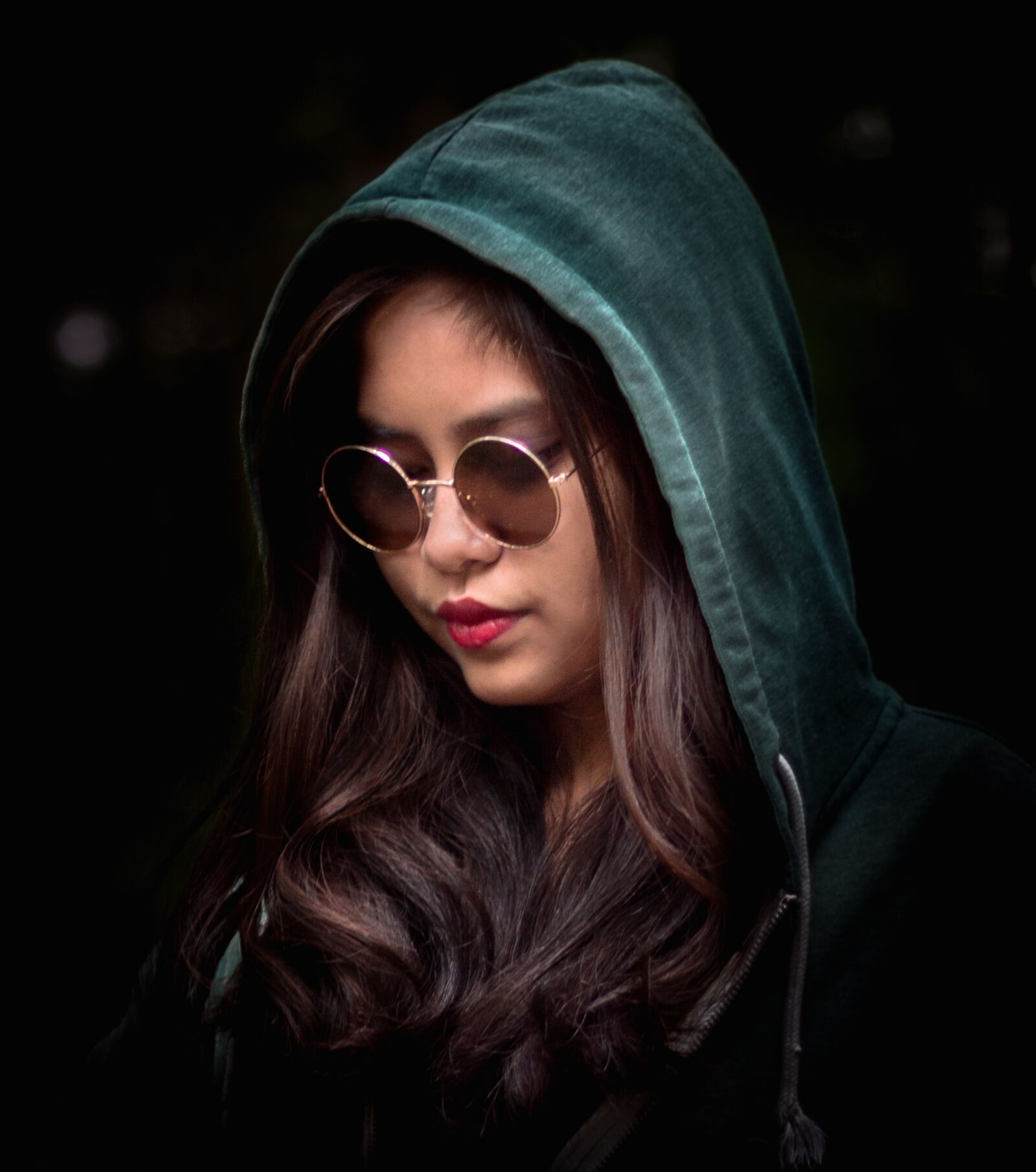 Nikon D3200 sample photo. Potrait, woman, dramatic photography