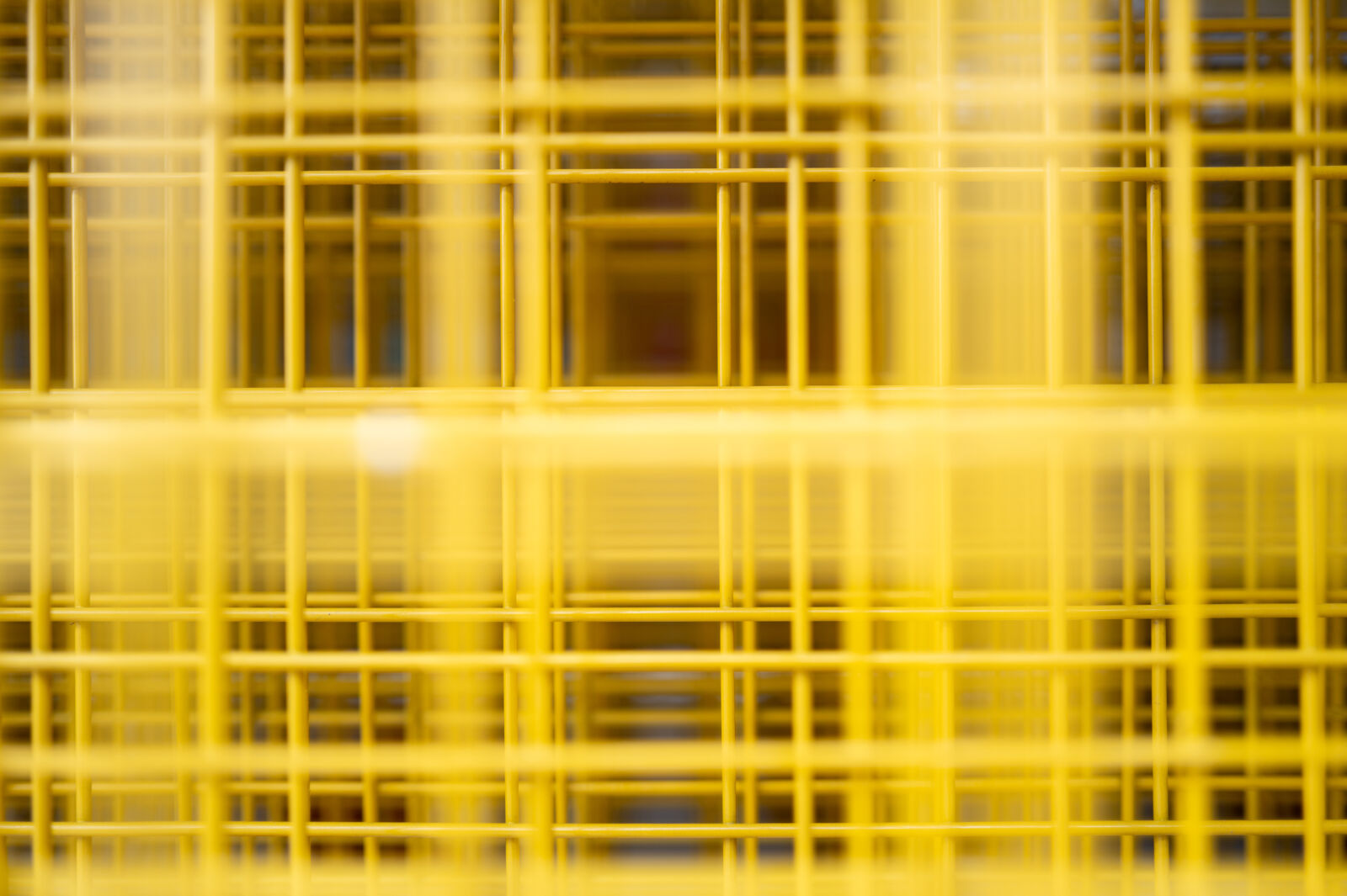 SUMMILUX 1:1.7/28 ASPH. sample photo. Yellow fence photography