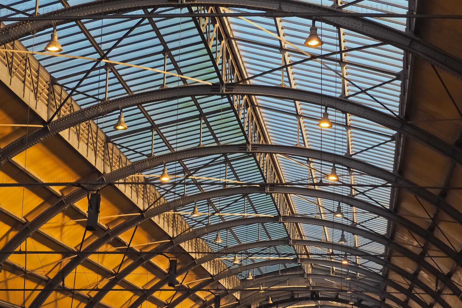 Olympus OM-D E-M10 sample photo. Architecture, roof, building photography