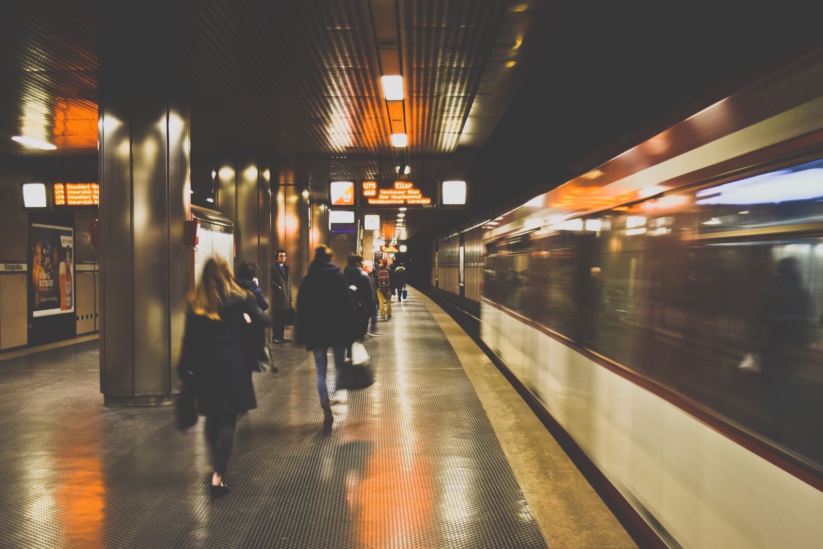 Nikon D3300 sample photo. Railway station, platform, metro photography