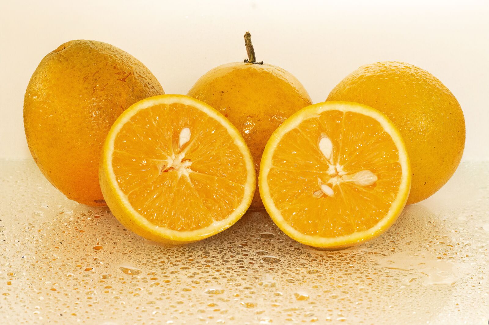 Canon EOS 70D + Canon EF 50mm F1.8 II sample photo. Oranges, colors, for more photography