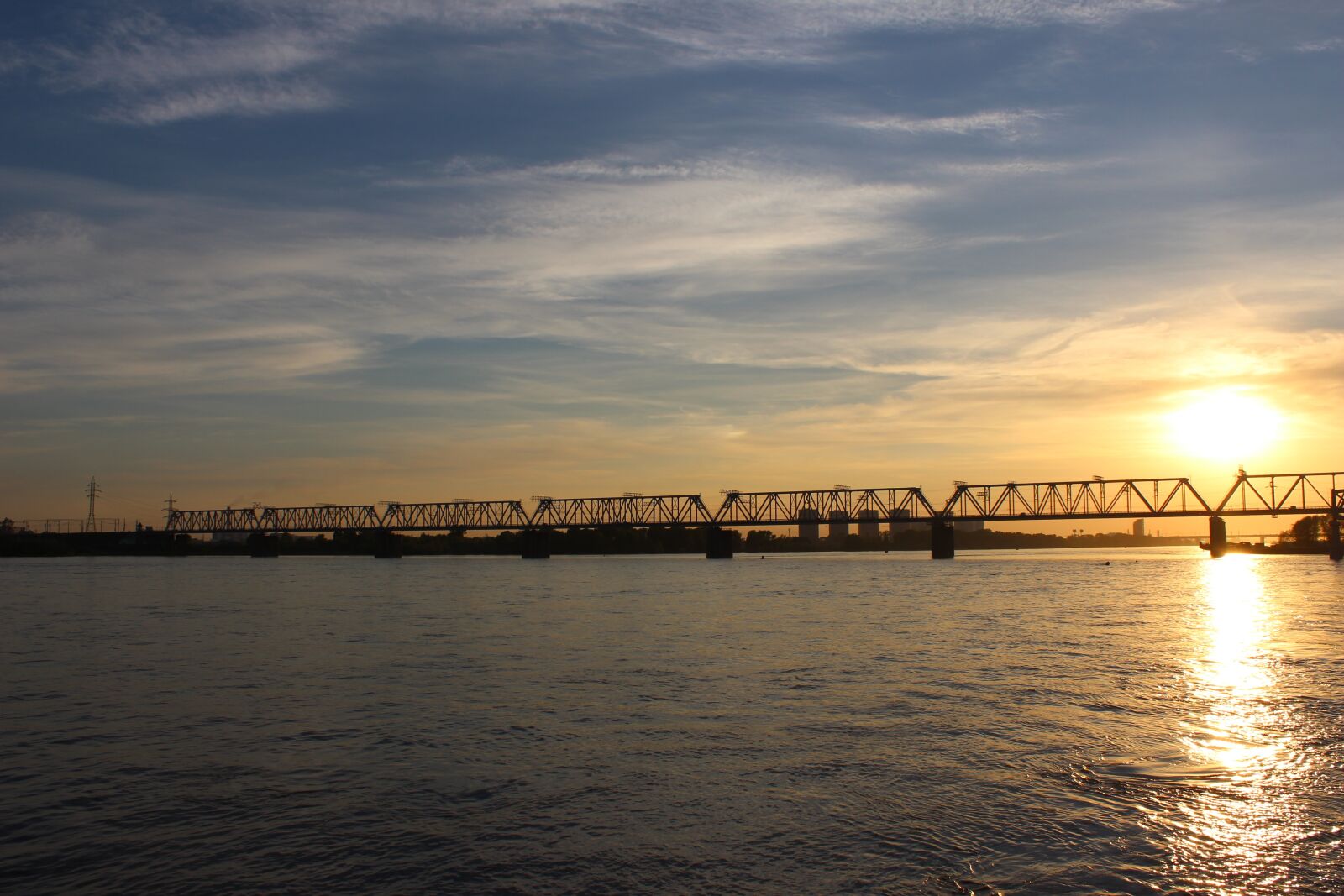 Canon EOS 600D (Rebel EOS T3i / EOS Kiss X5) sample photo. Novosibirsk, ob, railway photography