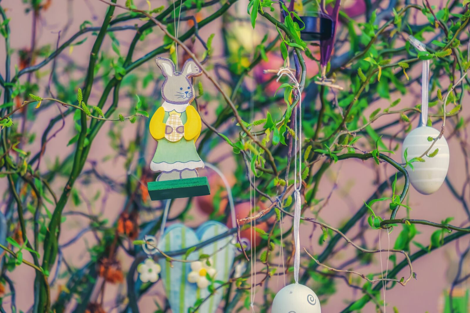 Fujifilm XF 55-200mm F3.5-4.8 R LM OIS sample photo. Easter tree, easter, branch photography