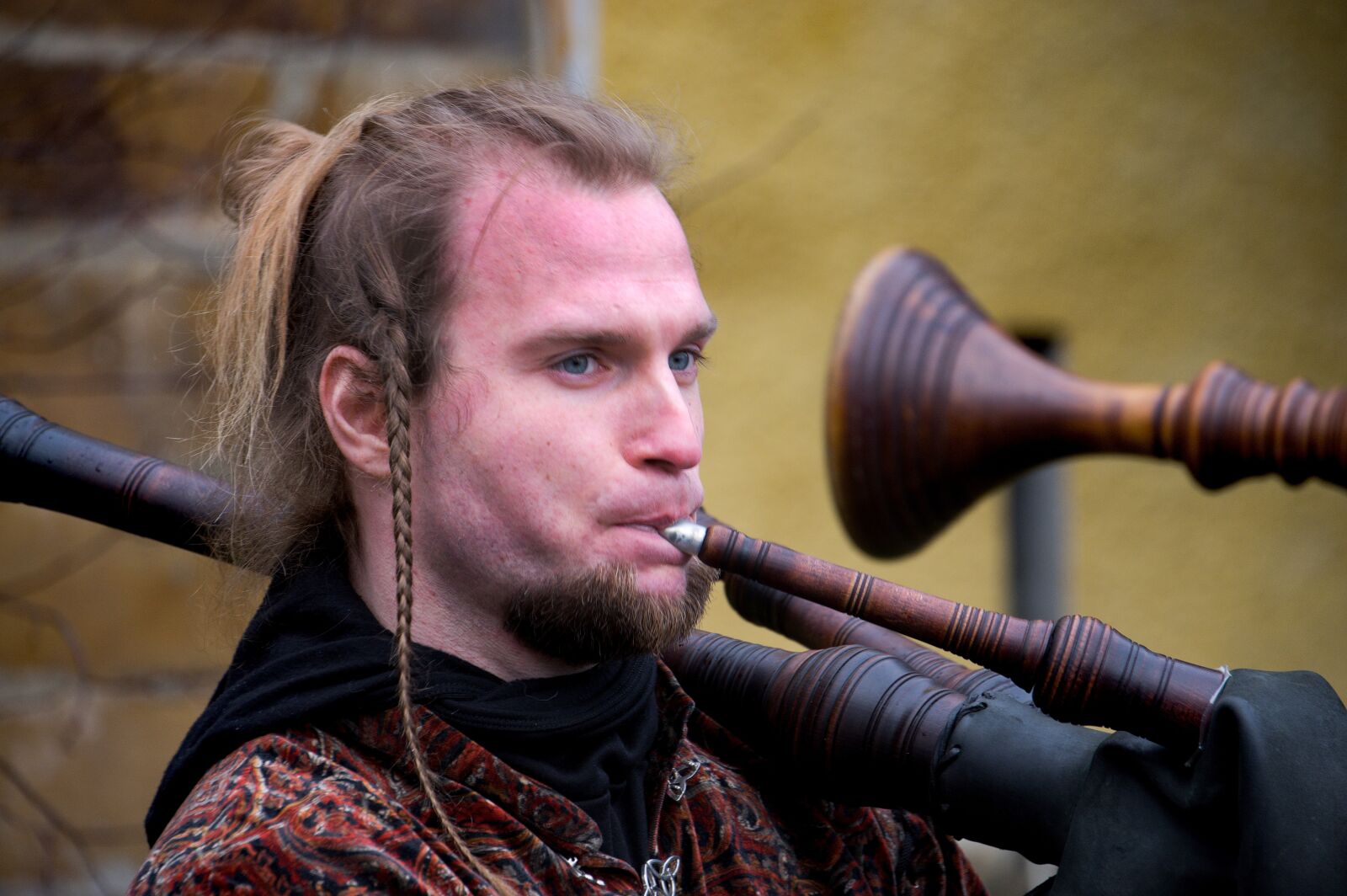 Pentax K-3 sample photo. Musician, piper, middle ages photography