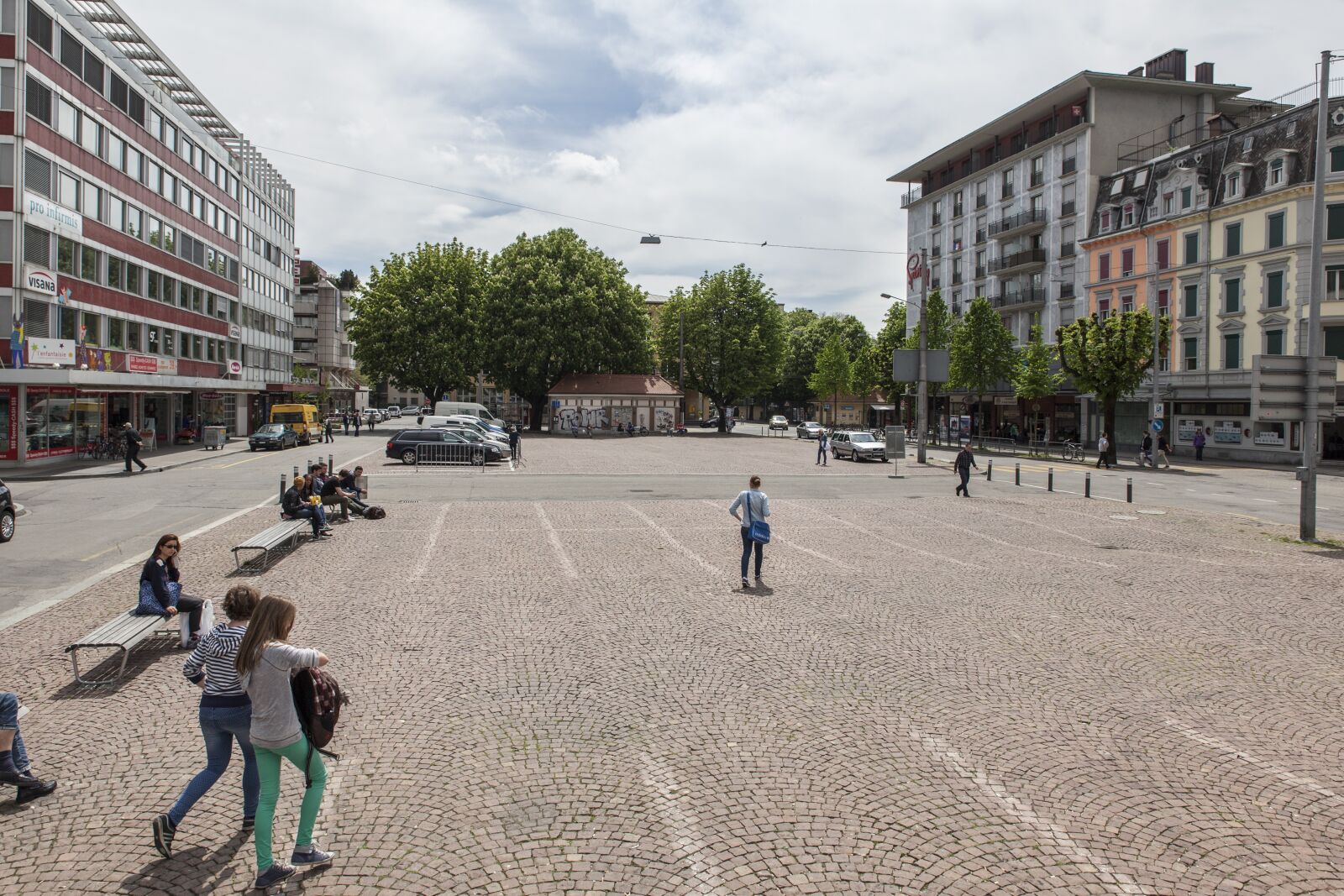 Canon EOS 5D Mark II sample photo. Town square, architeture, house photography