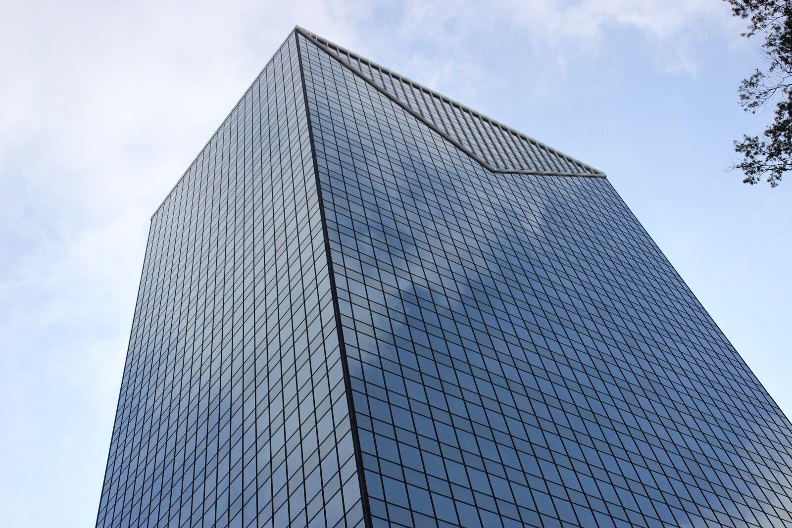 Canon EOS 600D (Rebel EOS T3i / EOS Kiss X5) sample photo. Skyscraper, building, urban photography