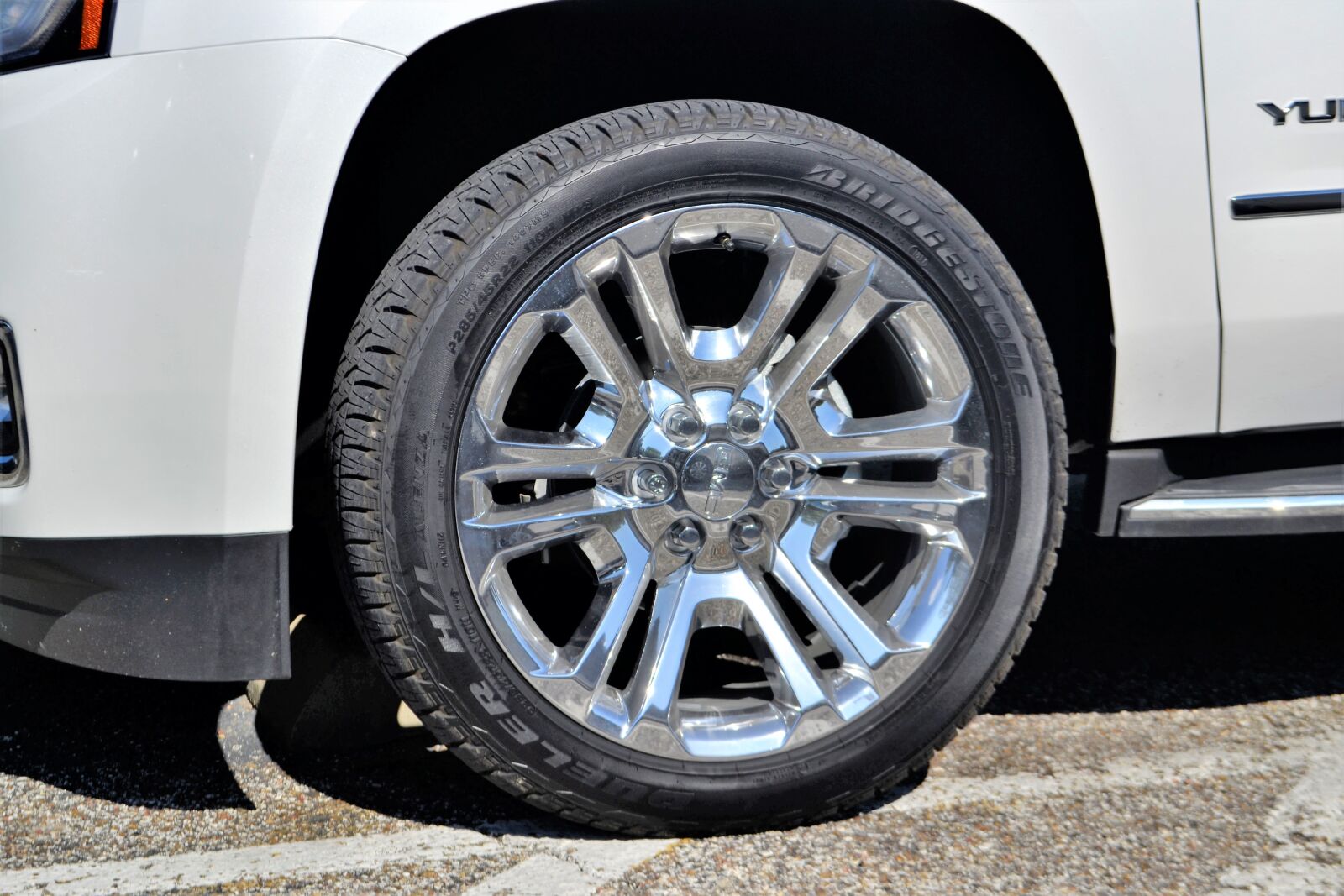 Nikon D3100 sample photo. Gmc yukon truck wheel photography