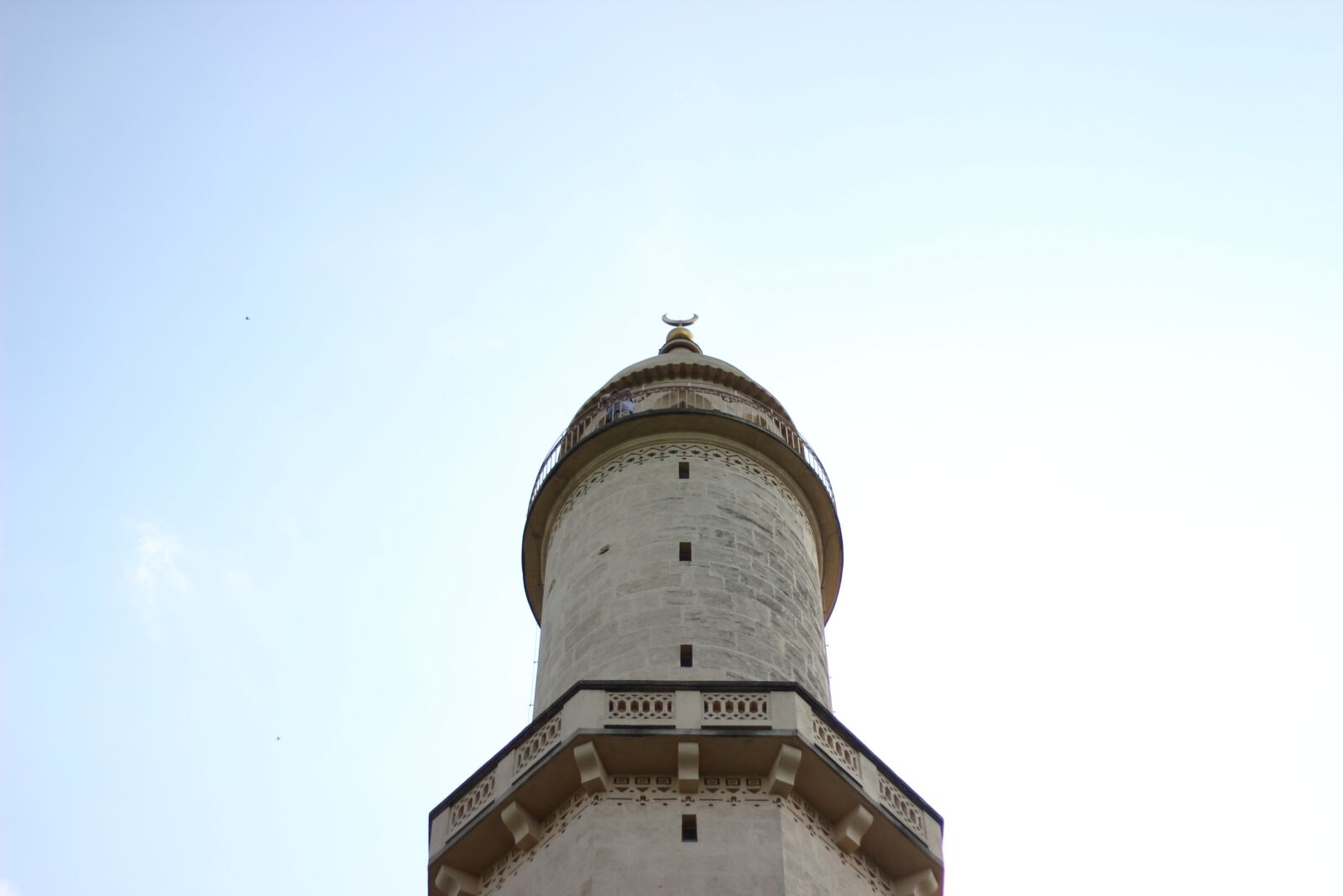 Canon EOS 600D (Rebel EOS T3i / EOS Kiss X5) + Canon EF 50mm F1.8 II sample photo. Top, tower, monument photography