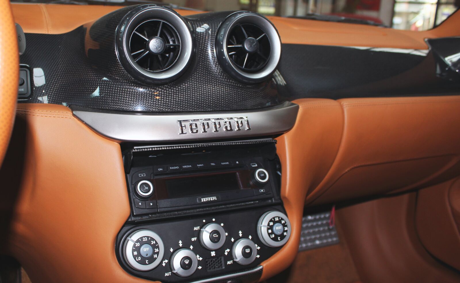 Canon EOS 550D (EOS Rebel T2i / EOS Kiss X4) sample photo. Ferrari, dashboard, car photography