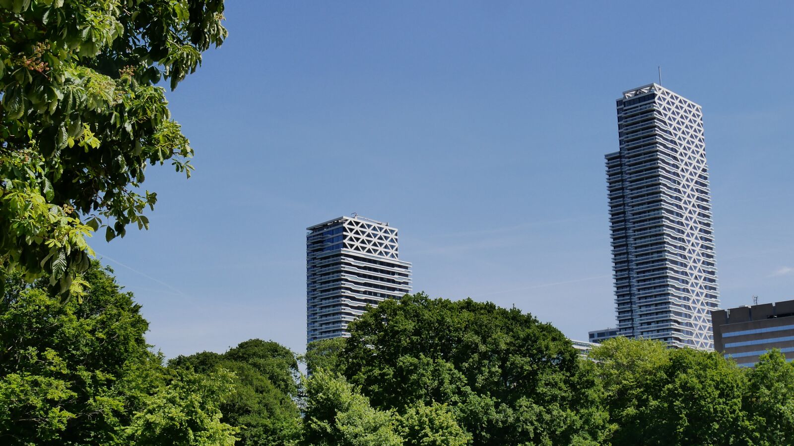 Panasonic Lumix DMC-G85 (Lumix DMC-G80) sample photo. Building, buildings, architecture photography