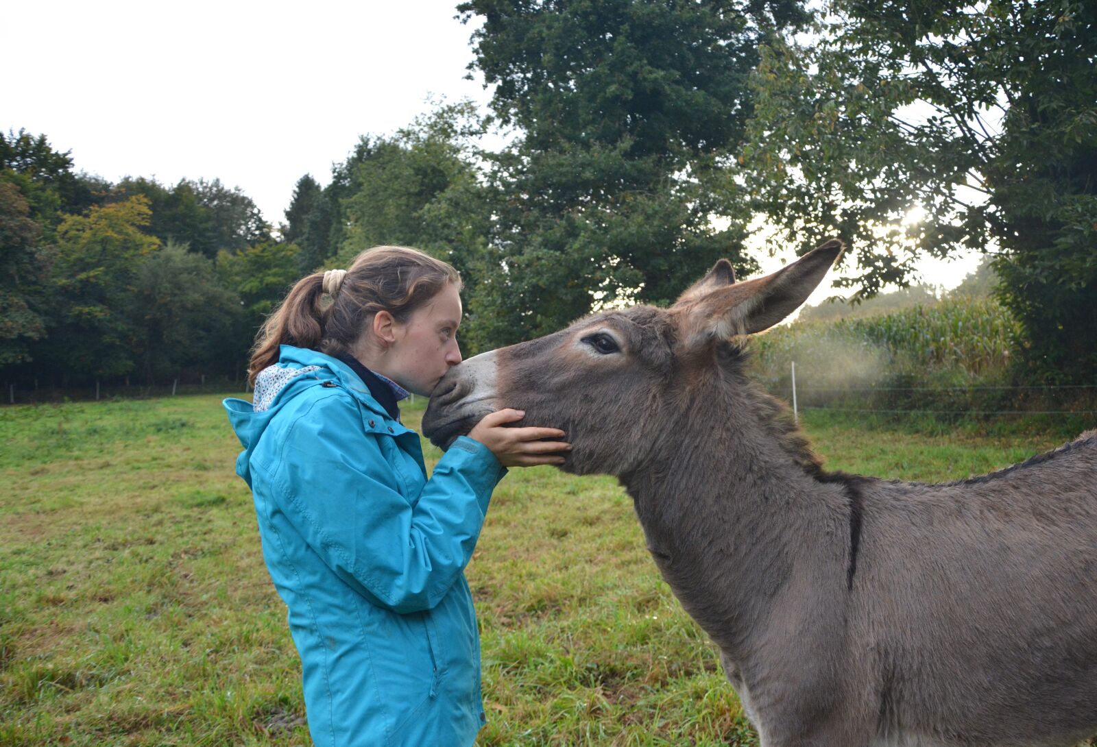 Nikon D5200 sample photo. Kiss, kisses, girl photography