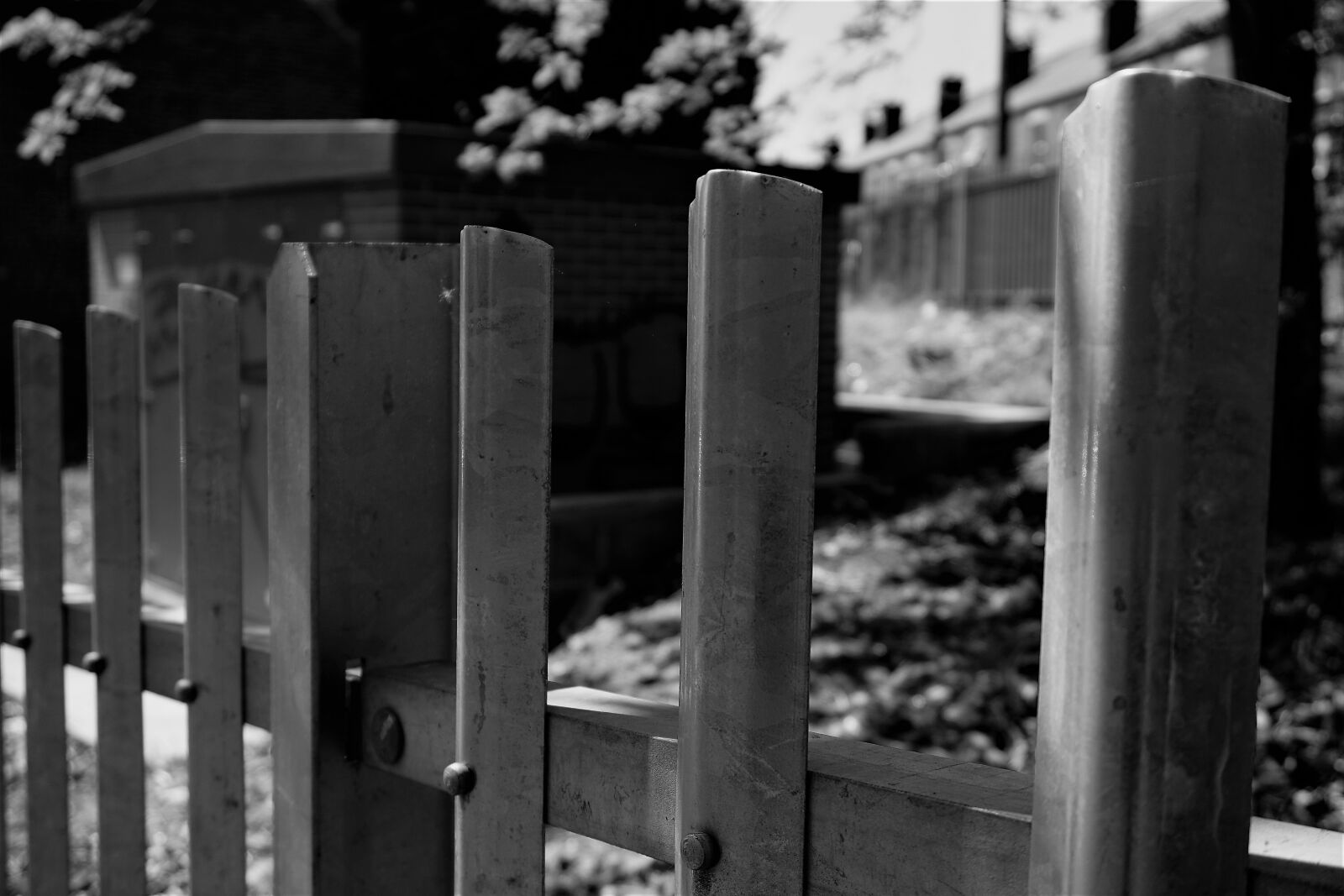 Sony a6000 sample photo. Iron, blocks, building photography