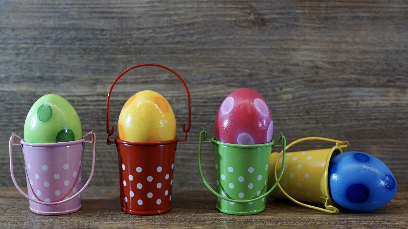 Sony ILCA-77M2 + 35mm F1.4 sample photo. Easter, egg, colorful photography