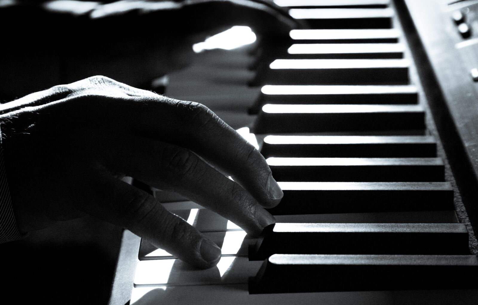 Canon EF 24-105mm F4L IS USM sample photo. Music, tools, piano photography