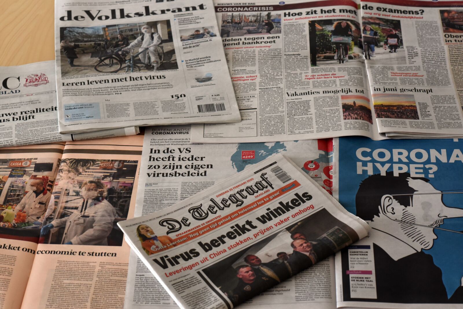 Nikon D750 sample photo. Dutch newspaper, corona, news photography