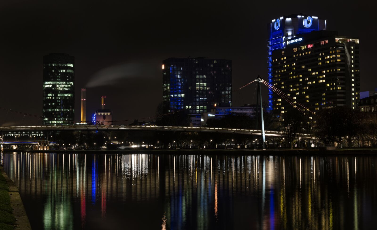 Canon EOS 6D sample photo. Frankfurt, night photograph, lights photography