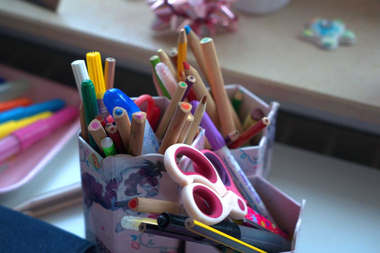 Sony a7 II + Sony Vario Tessar T* FE 24-70mm F4 ZA OSS sample photo. Office, first class, school photography