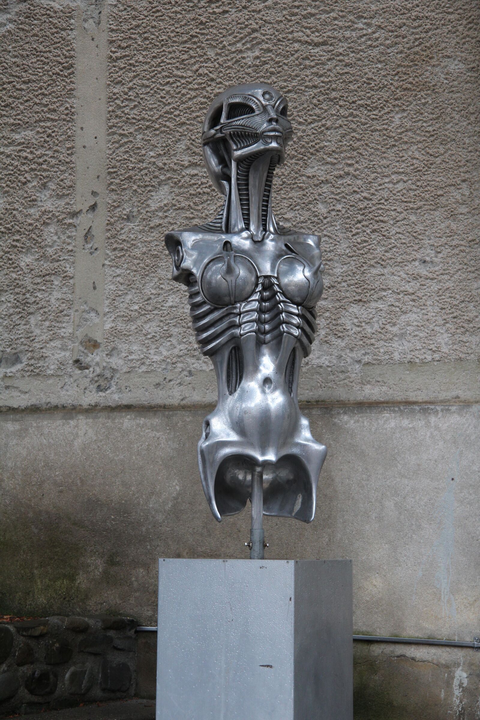 Canon EF-S 17-85mm F4-5.6 IS USM sample photo. Architecture, hr giger, museum photography