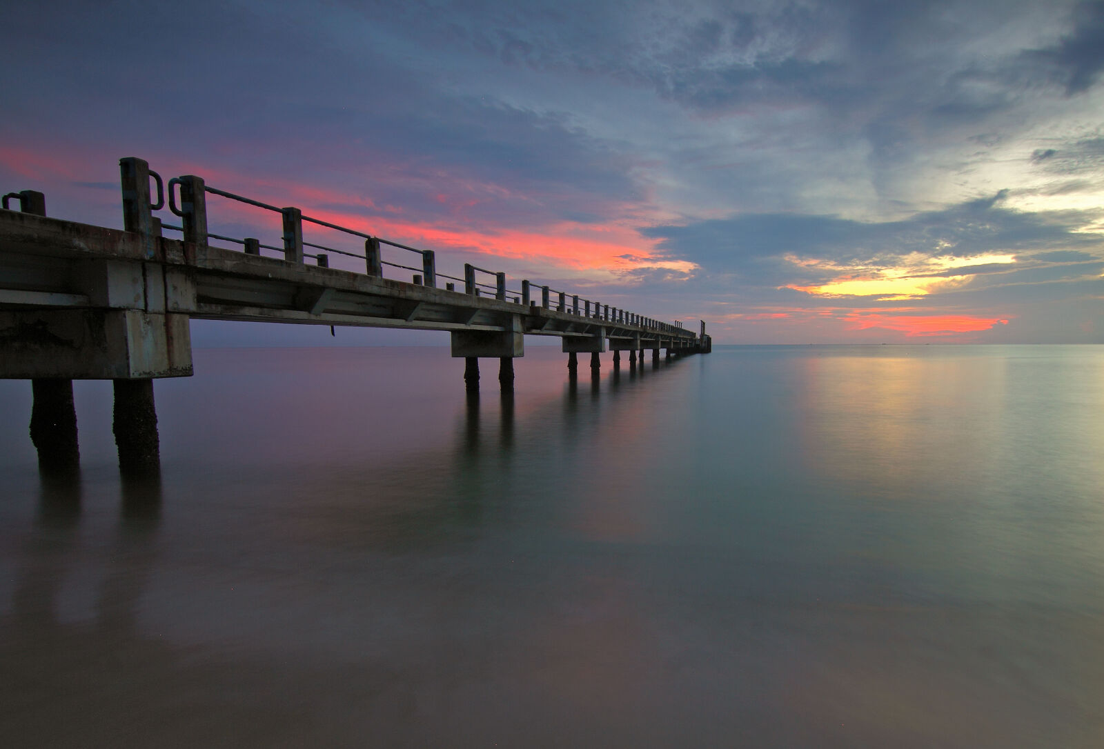 Canon EOS 50D sample photo. Beach, clouds, dawn, dock photography
